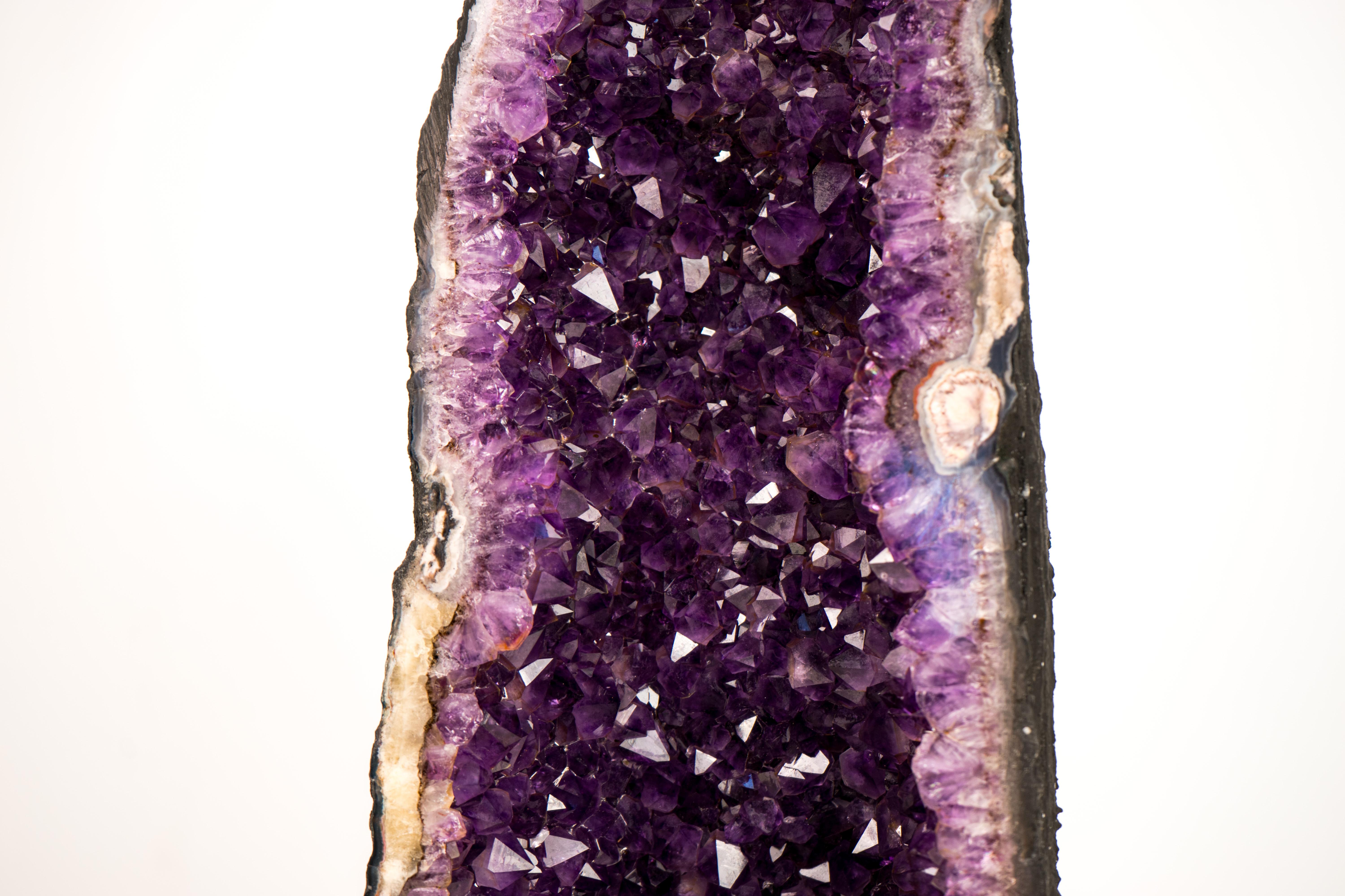 Stunning Amethyst Geode Cathedral with Large Sparkly Deep Violet-Purple Crystals In New Condition For Sale In Ametista Do Sul, BR
