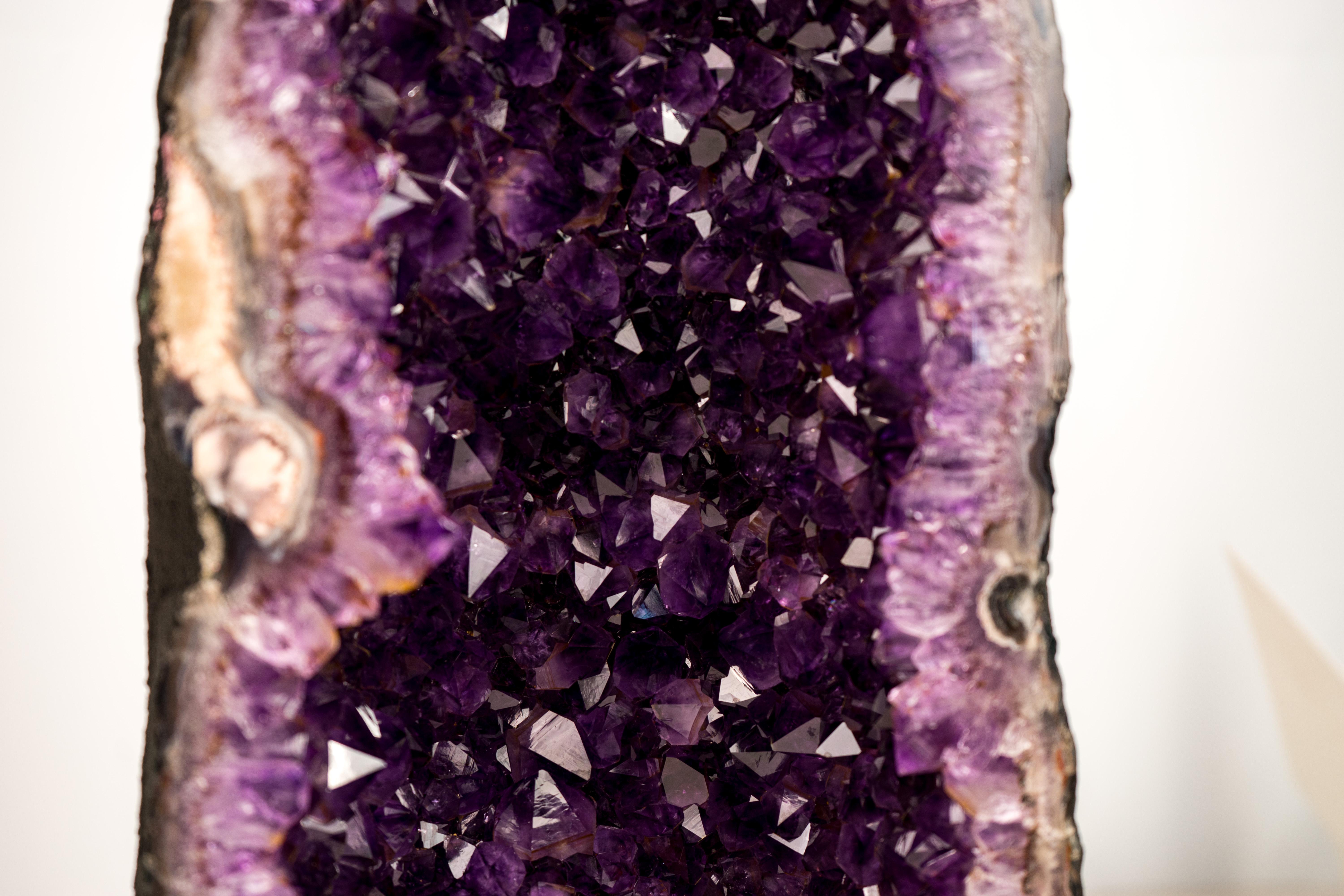 Gorgeous Amethyst Geode Cathedral In New Condition For Sale In Ametista Do Sul, BR