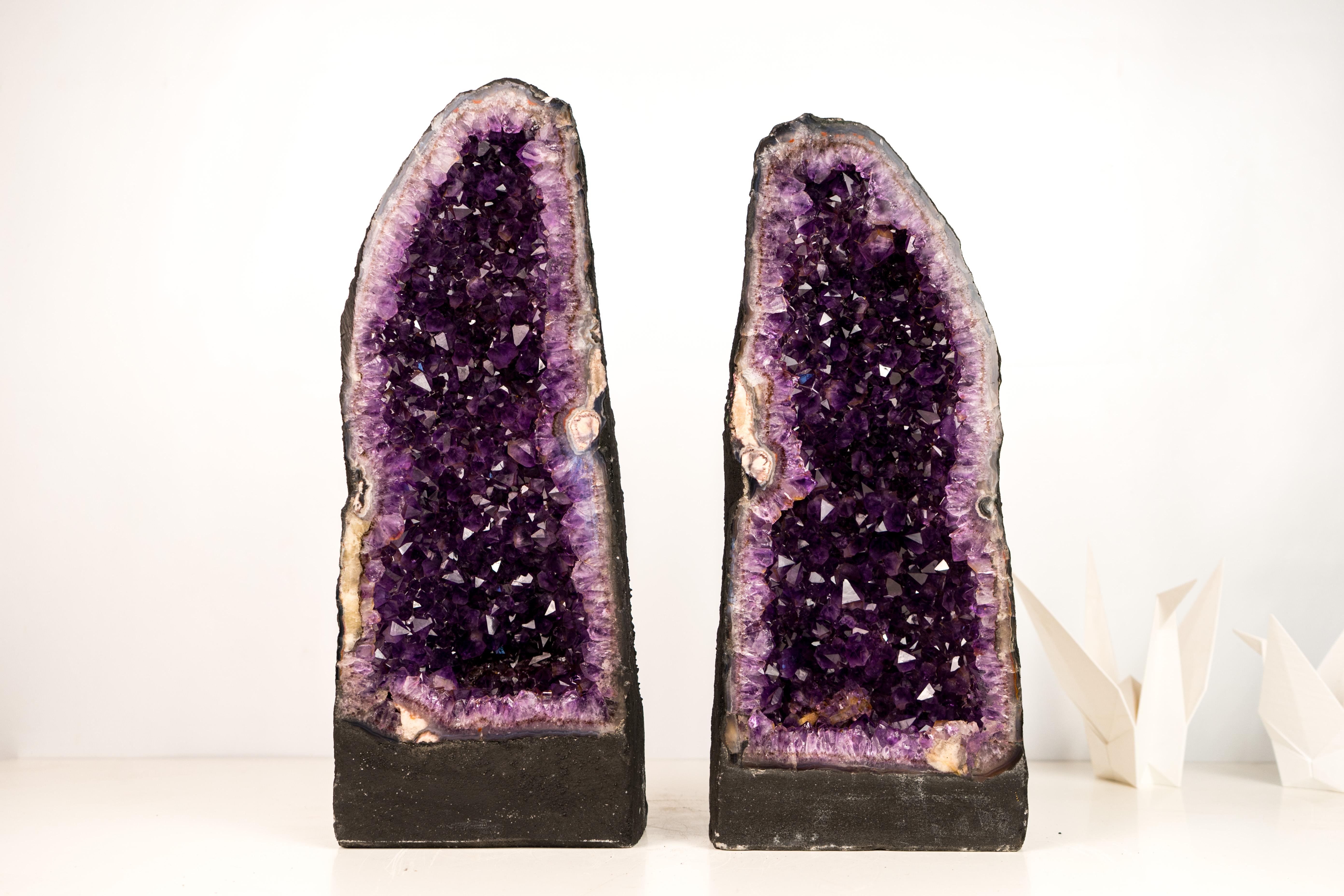 Pair of Stunning Amethyst Geode Cathedrals with Large Sparkly Deep Violet In New Condition For Sale In Ametista Do Sul, BR