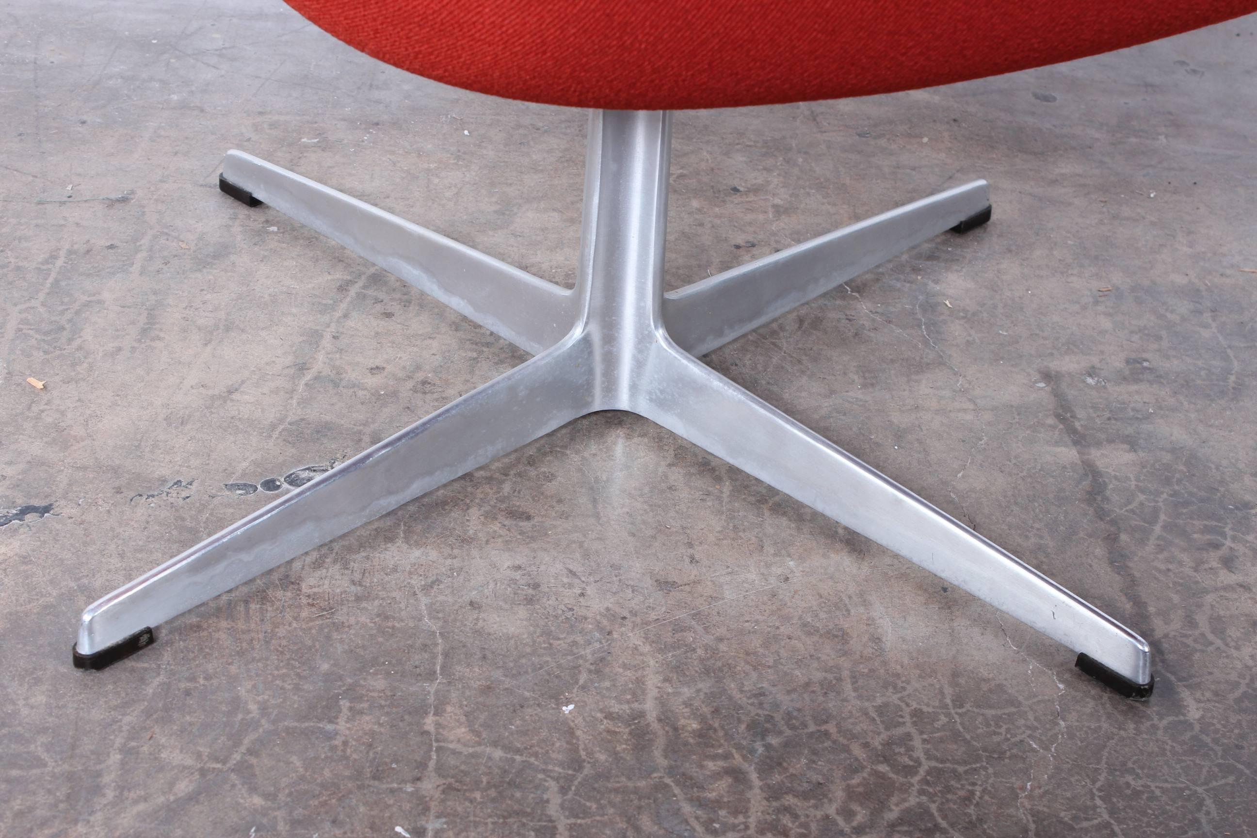Swan Chair by Arne Jacobsen 2