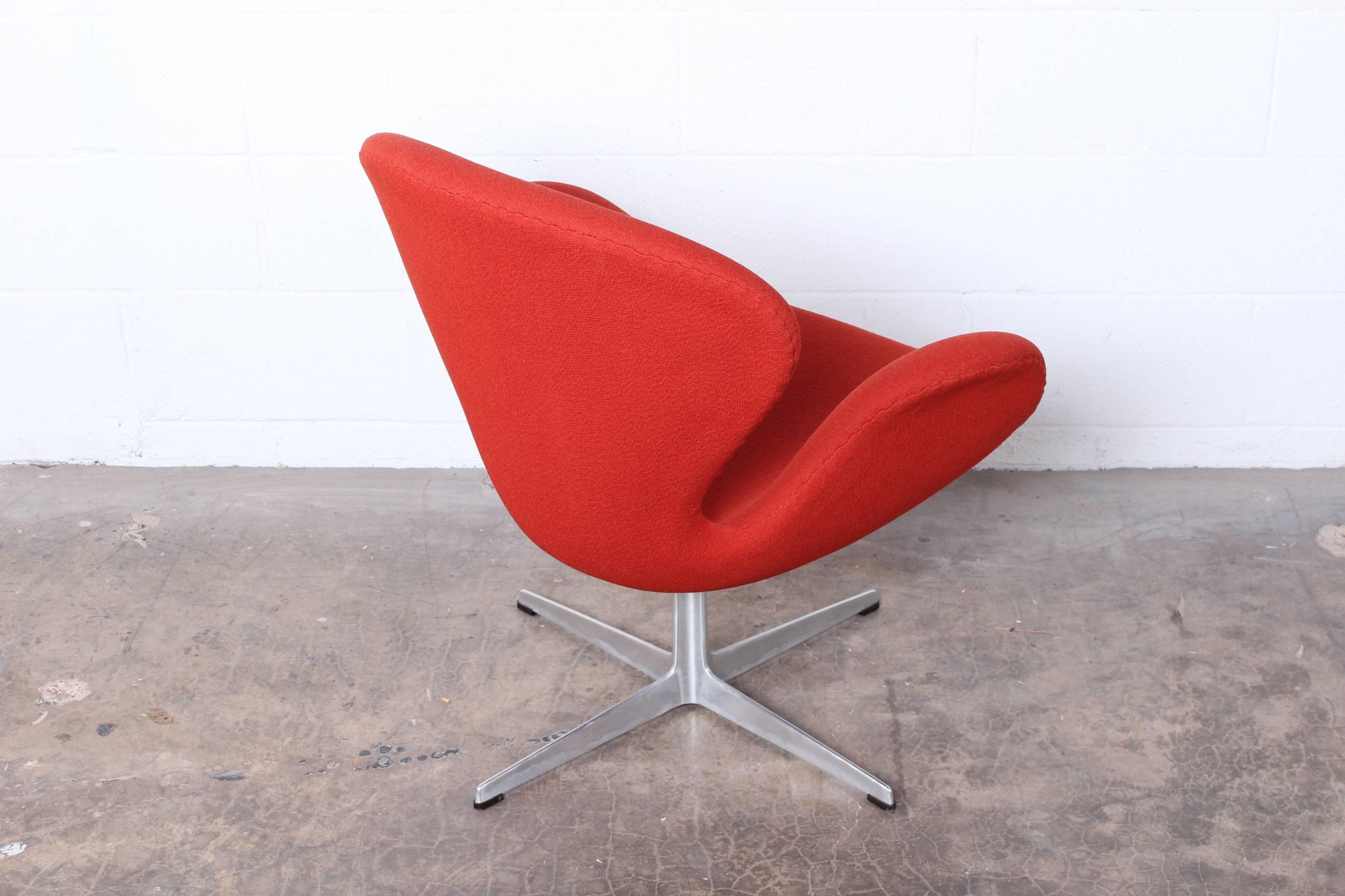 Swan Chair by Arne Jacobsen 3