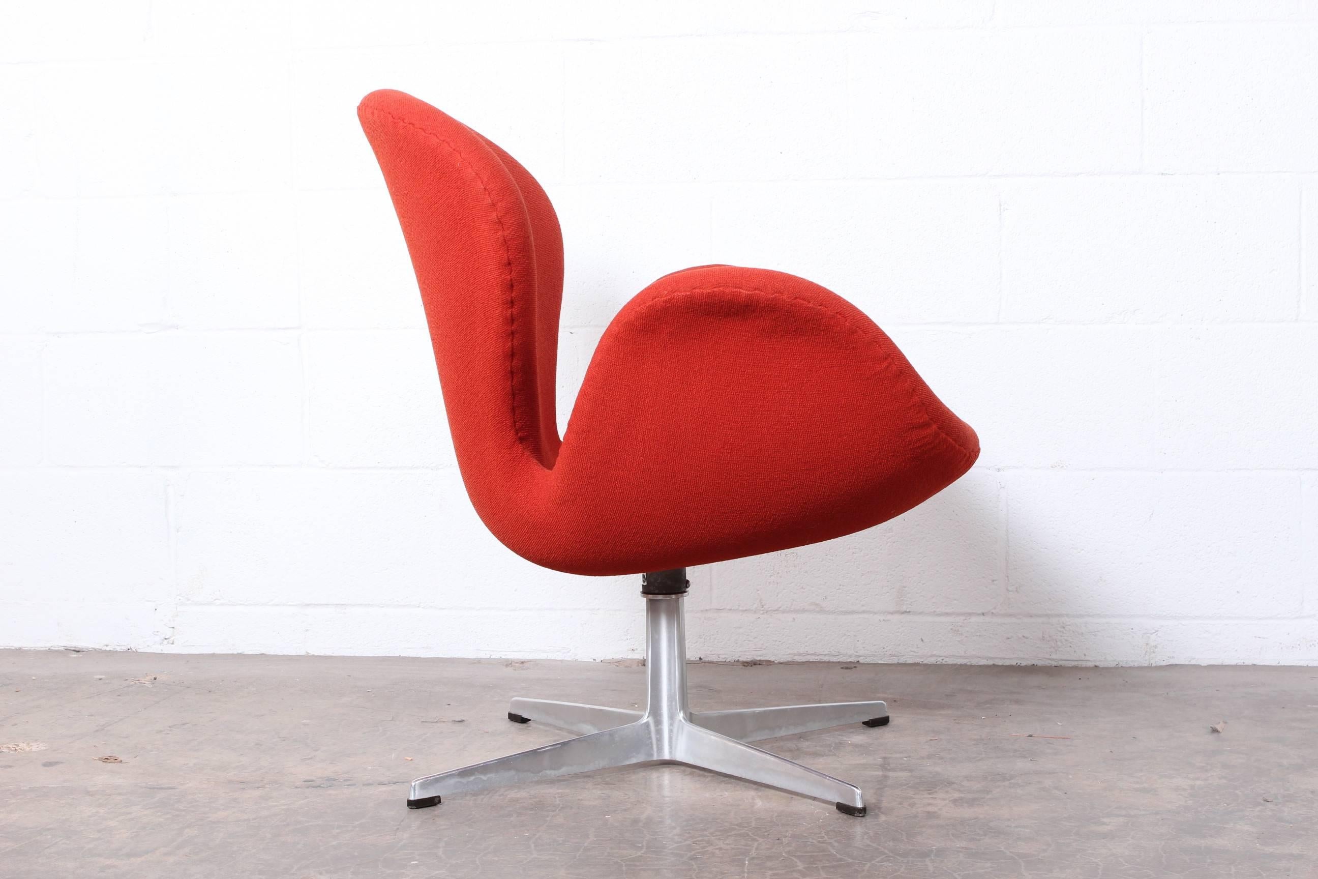 Swan Chair by Arne Jacobsen 4