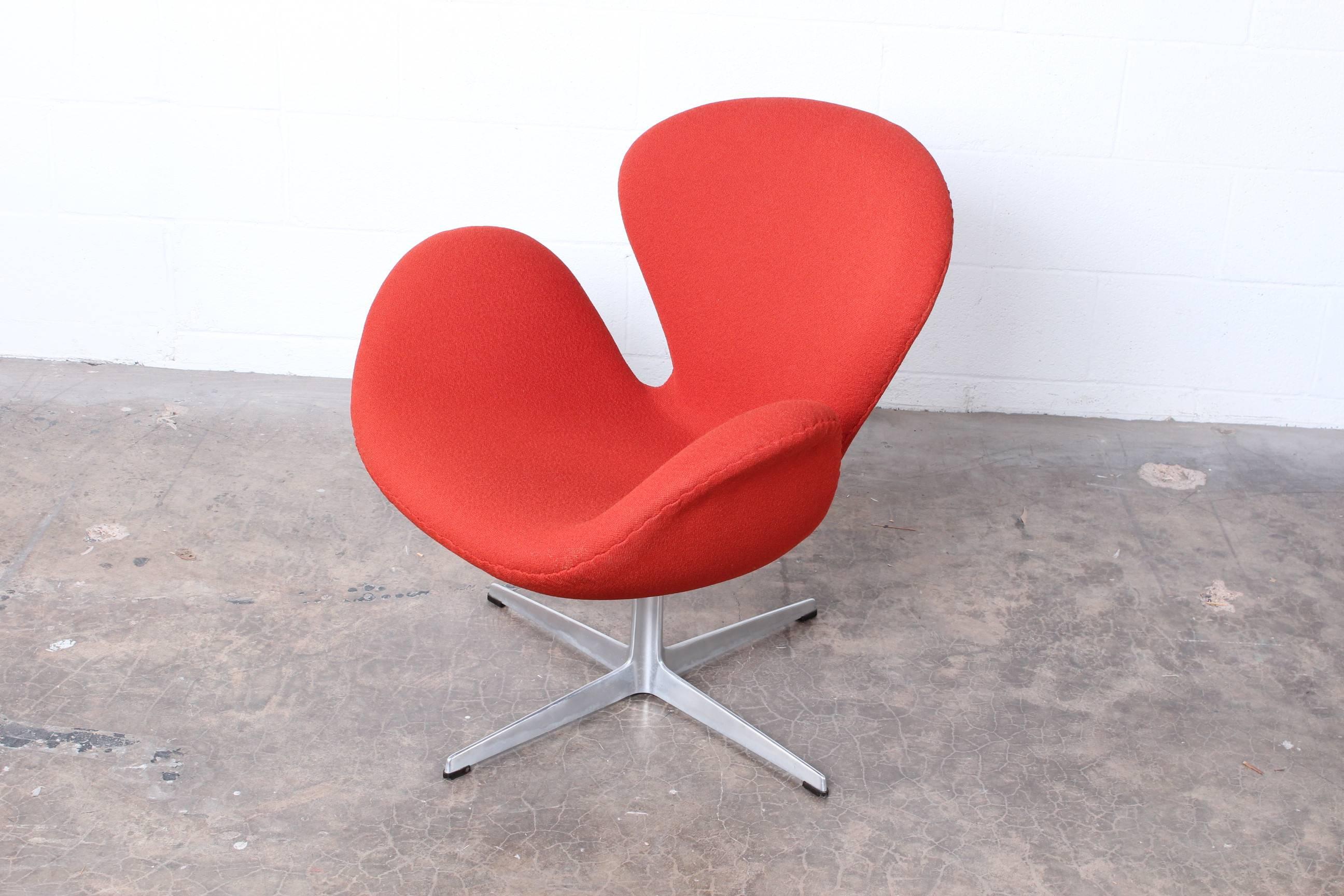 Swan Chair by Arne Jacobsen 6