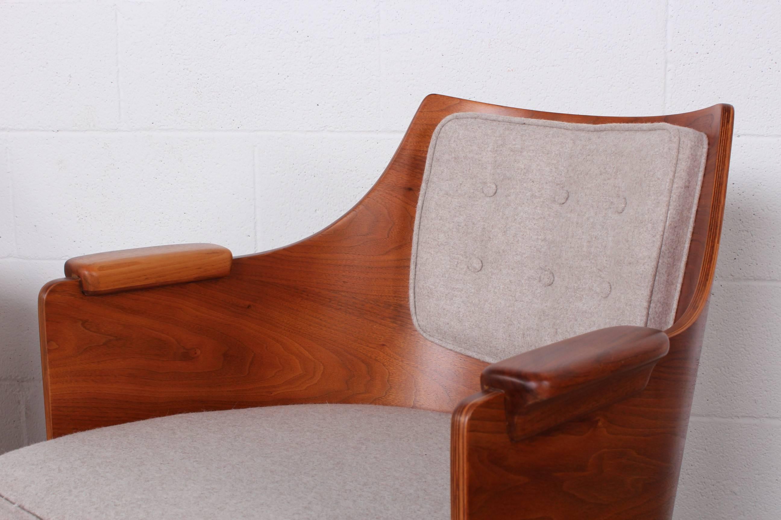 Rare Pair of Lounge Chairs by Edward Wormley for Dunbar 2