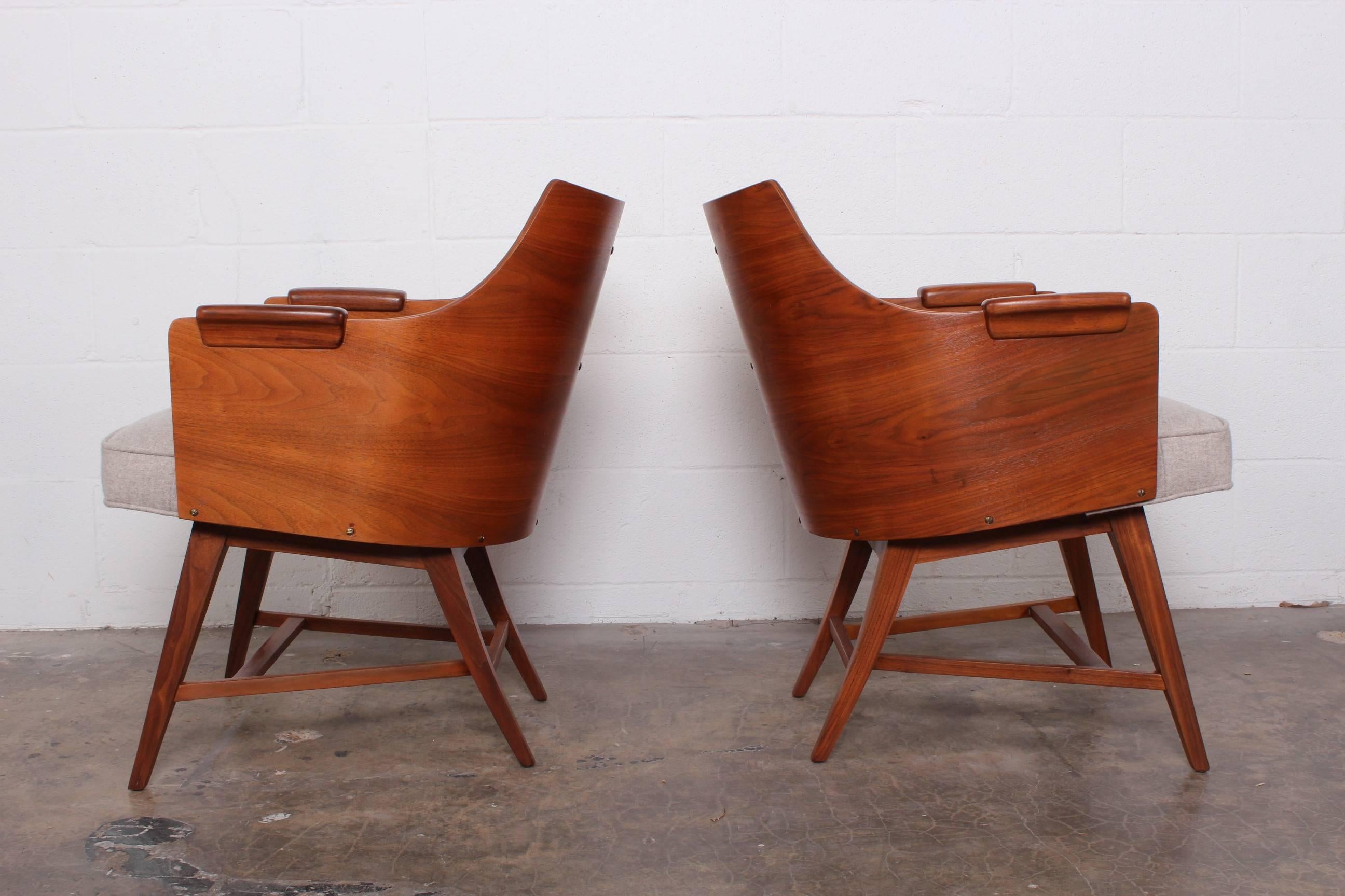 Rare Pair of Lounge Chairs by Edward Wormley for Dunbar 4