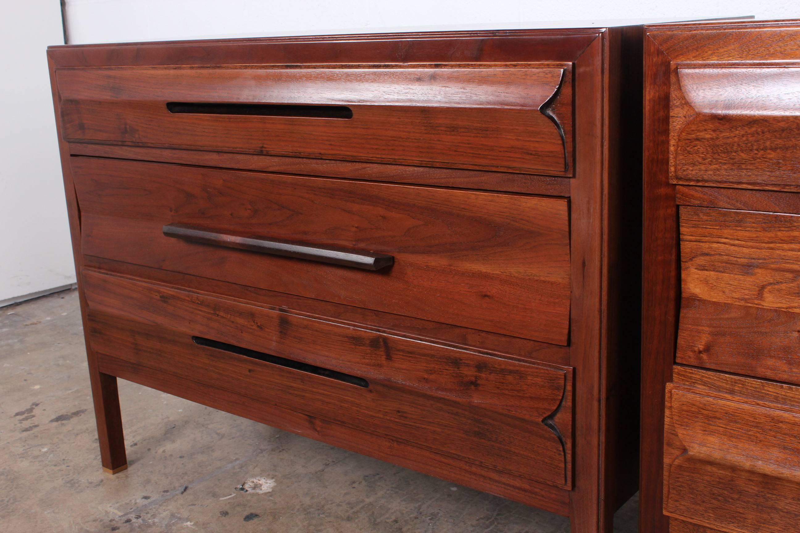Pair of Chests by Edward Wormley for Dunbar 4