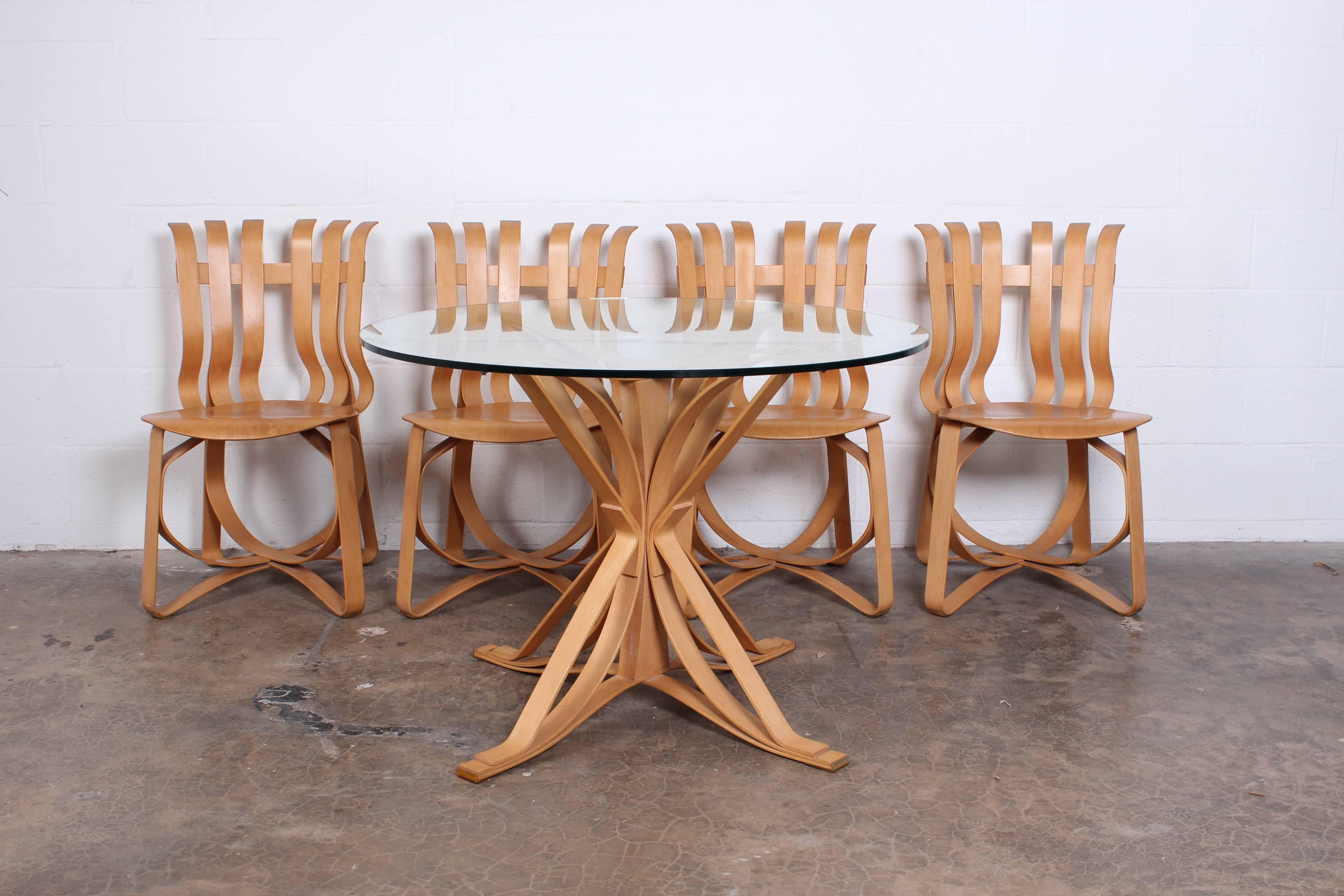 Dining Table and Chairs by Frank Gehry In Good Condition In Dallas, TX