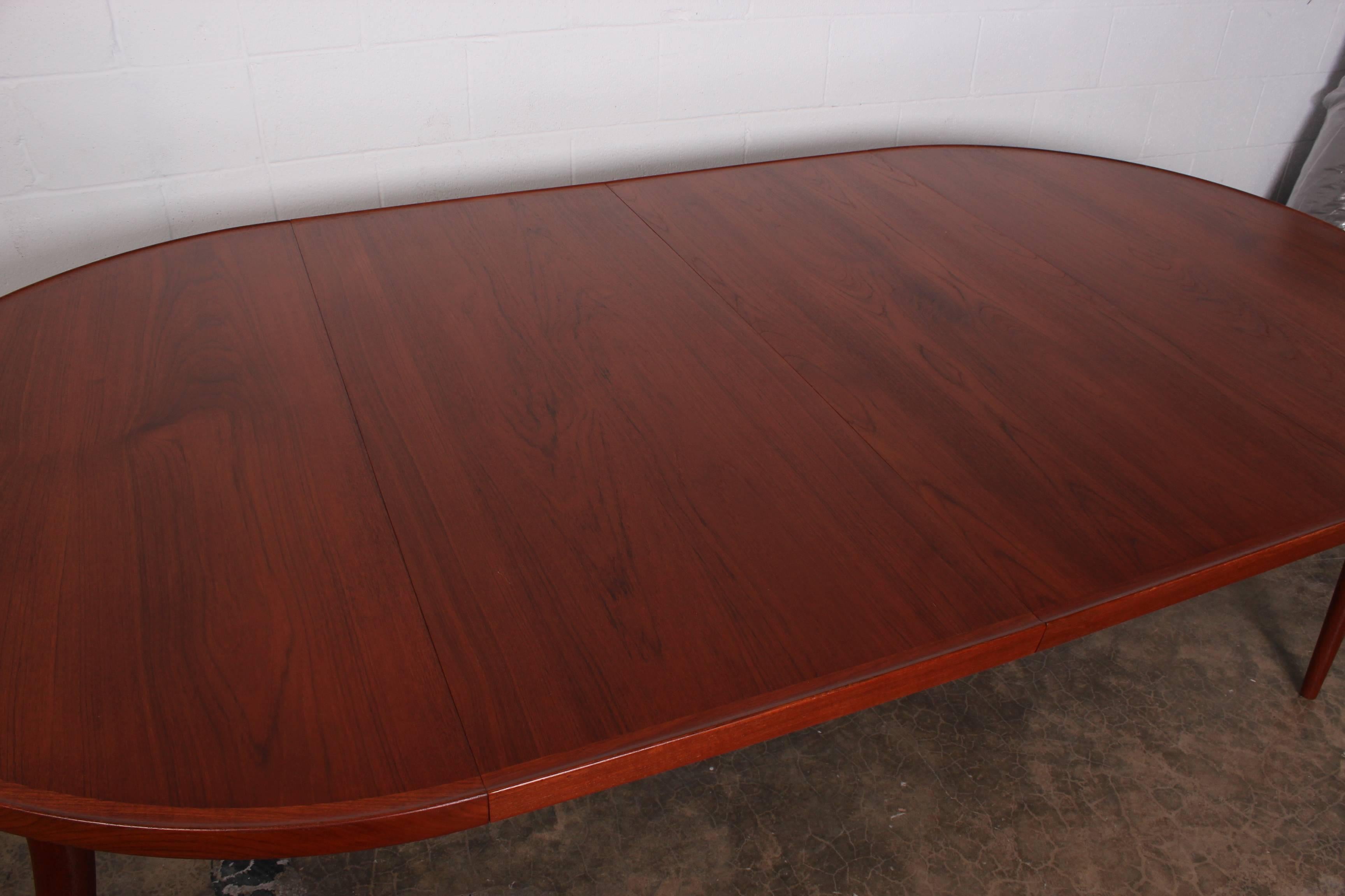 Rare NV56 Dining Table by Finn Juhl In Excellent Condition In Dallas, TX