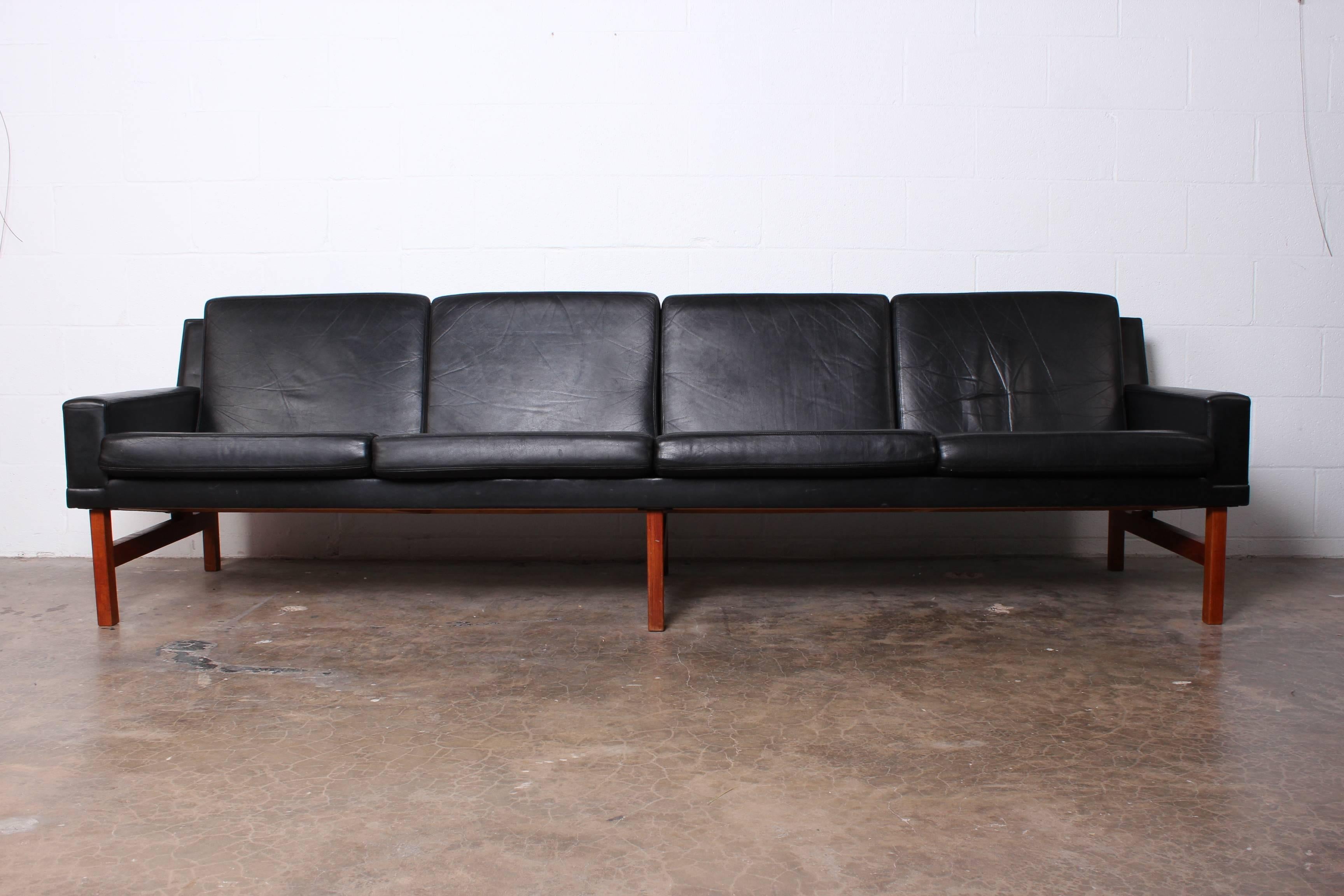 Long Danish Sofa in Leather and Teak 3