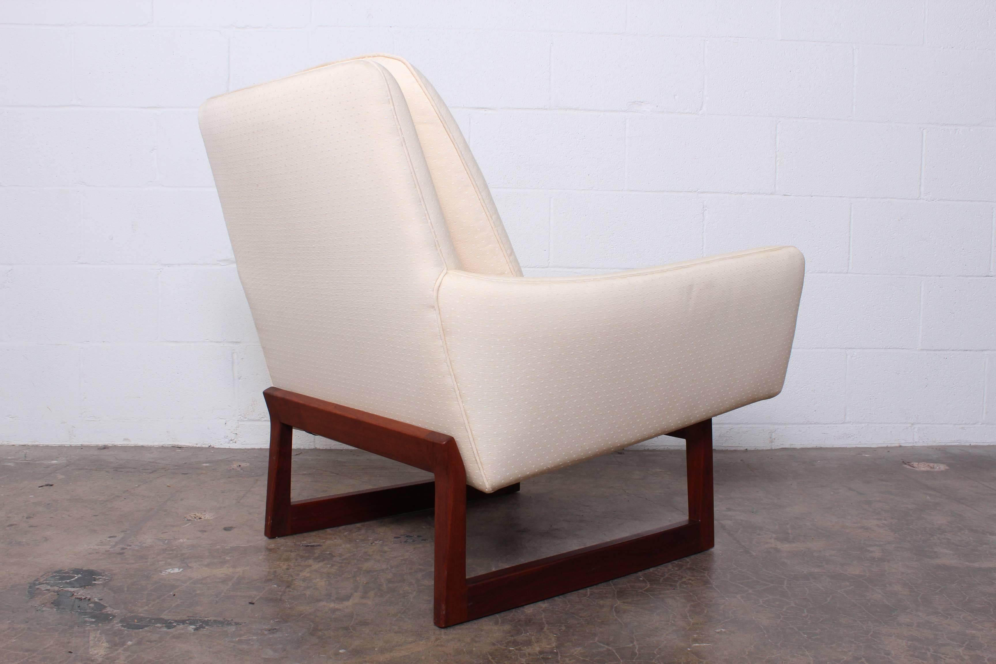 Pair of Lounge Chairs by Jens Risom 1