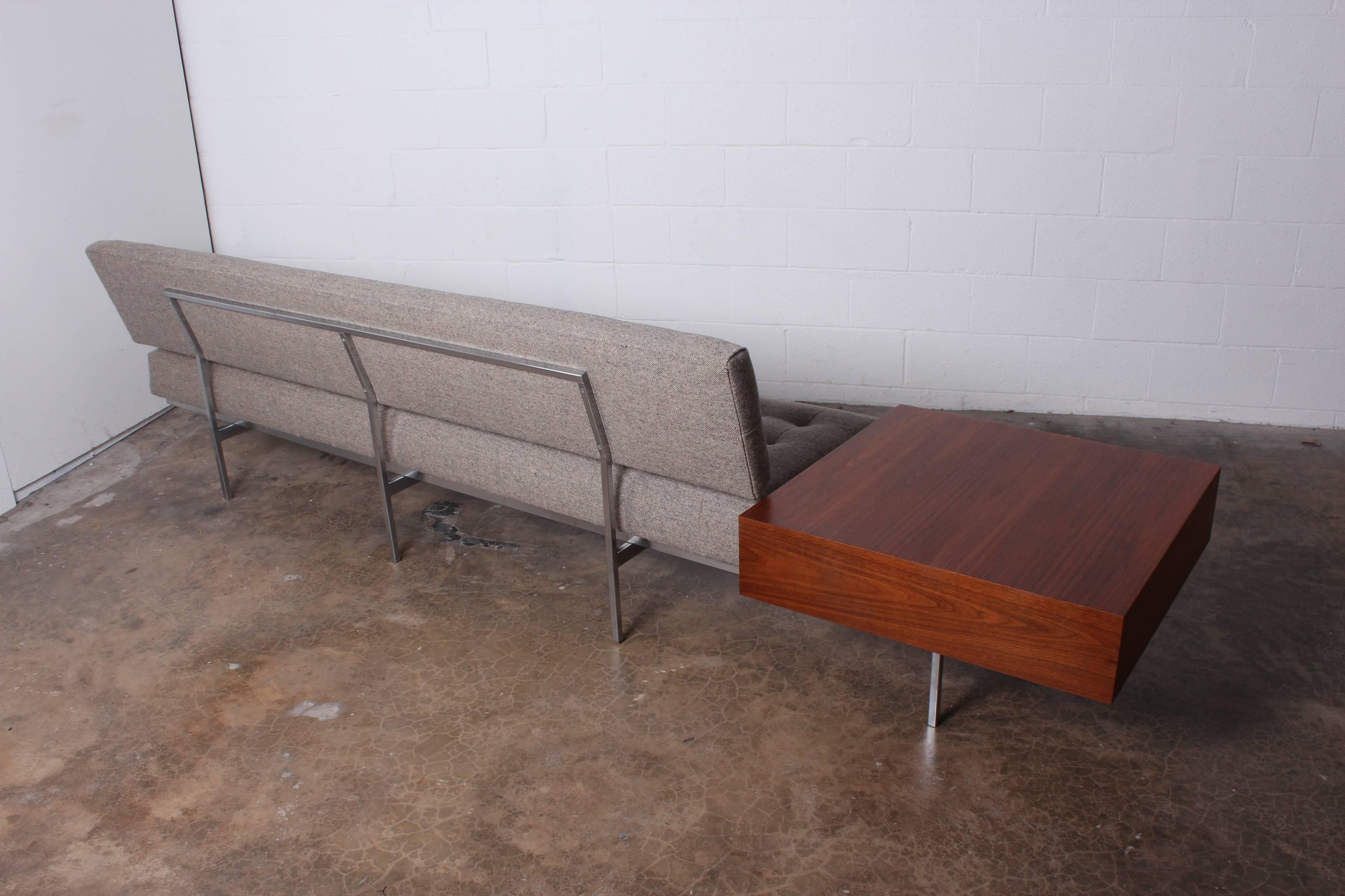 Florence Knoll Sofa with Attached Cabinet In Excellent Condition In Dallas, TX