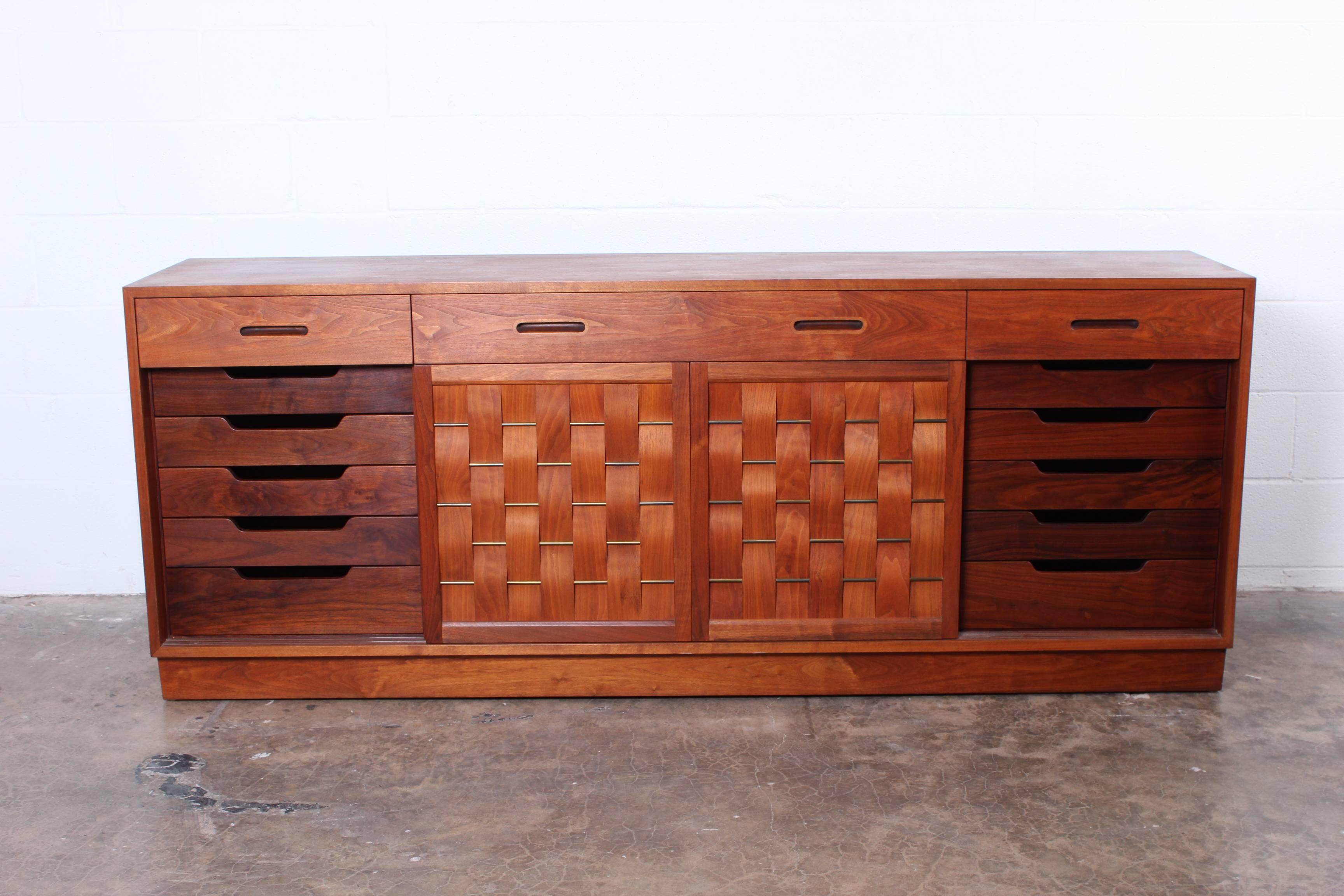 Woven Front Cabinet by Edward Wormley for Dunbar In Good Condition In Dallas, TX