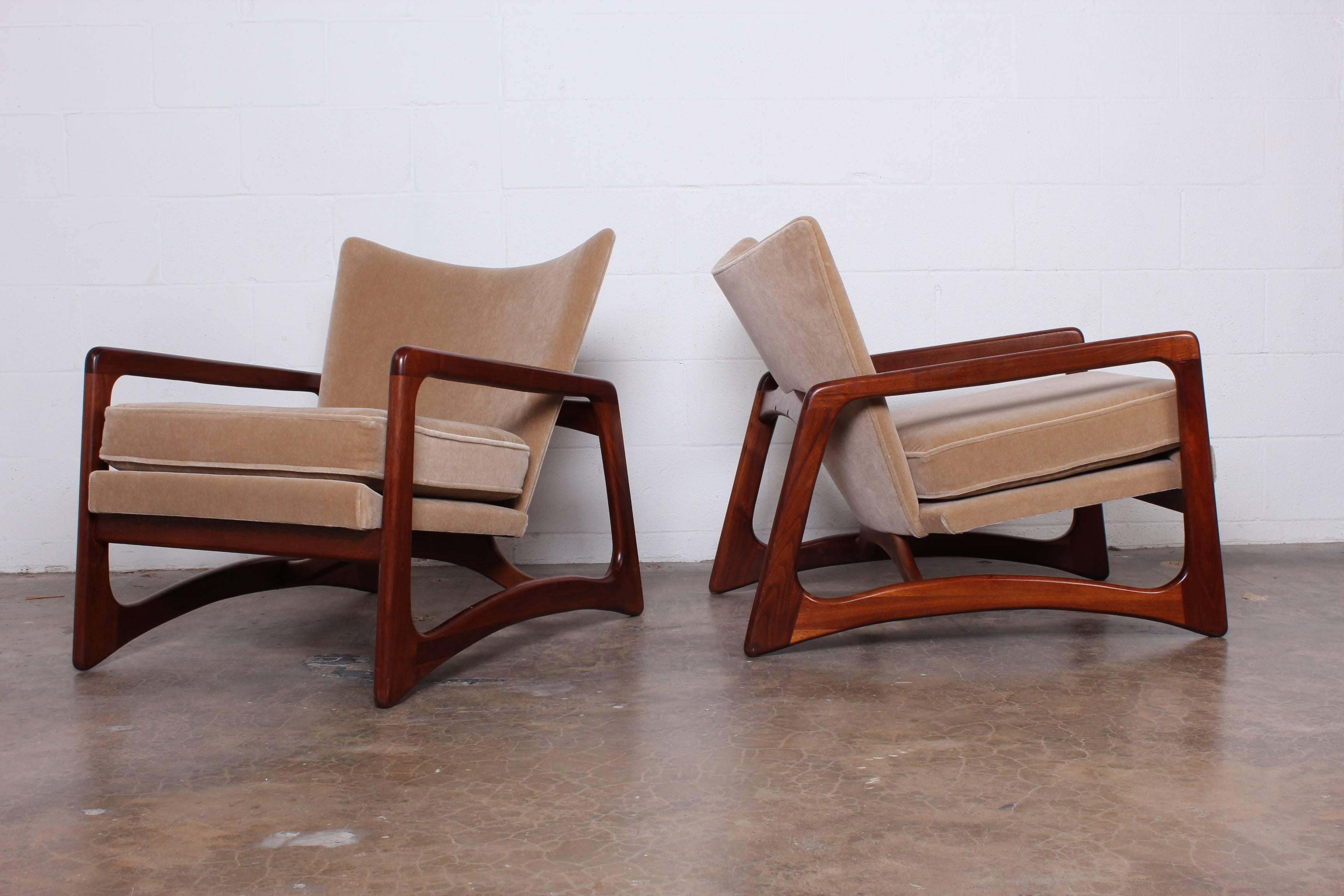 Pair of Lounge Chairs by Adrian Pearsall In Excellent Condition In Dallas, TX