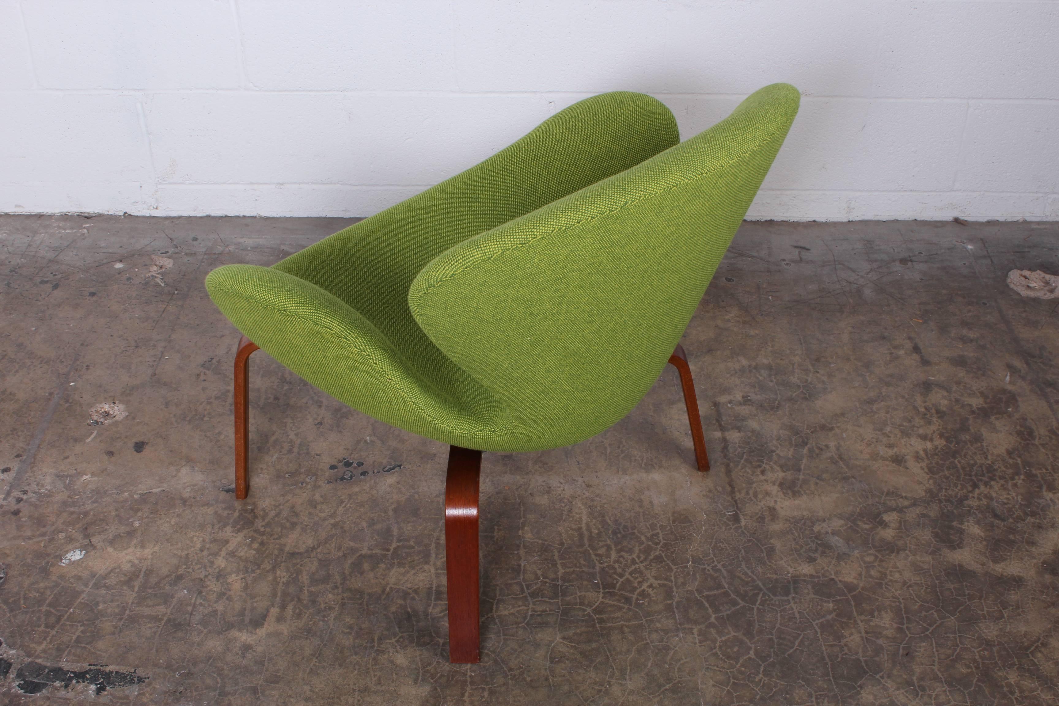 Early Swan Chair by Arne Jacobsen 5
