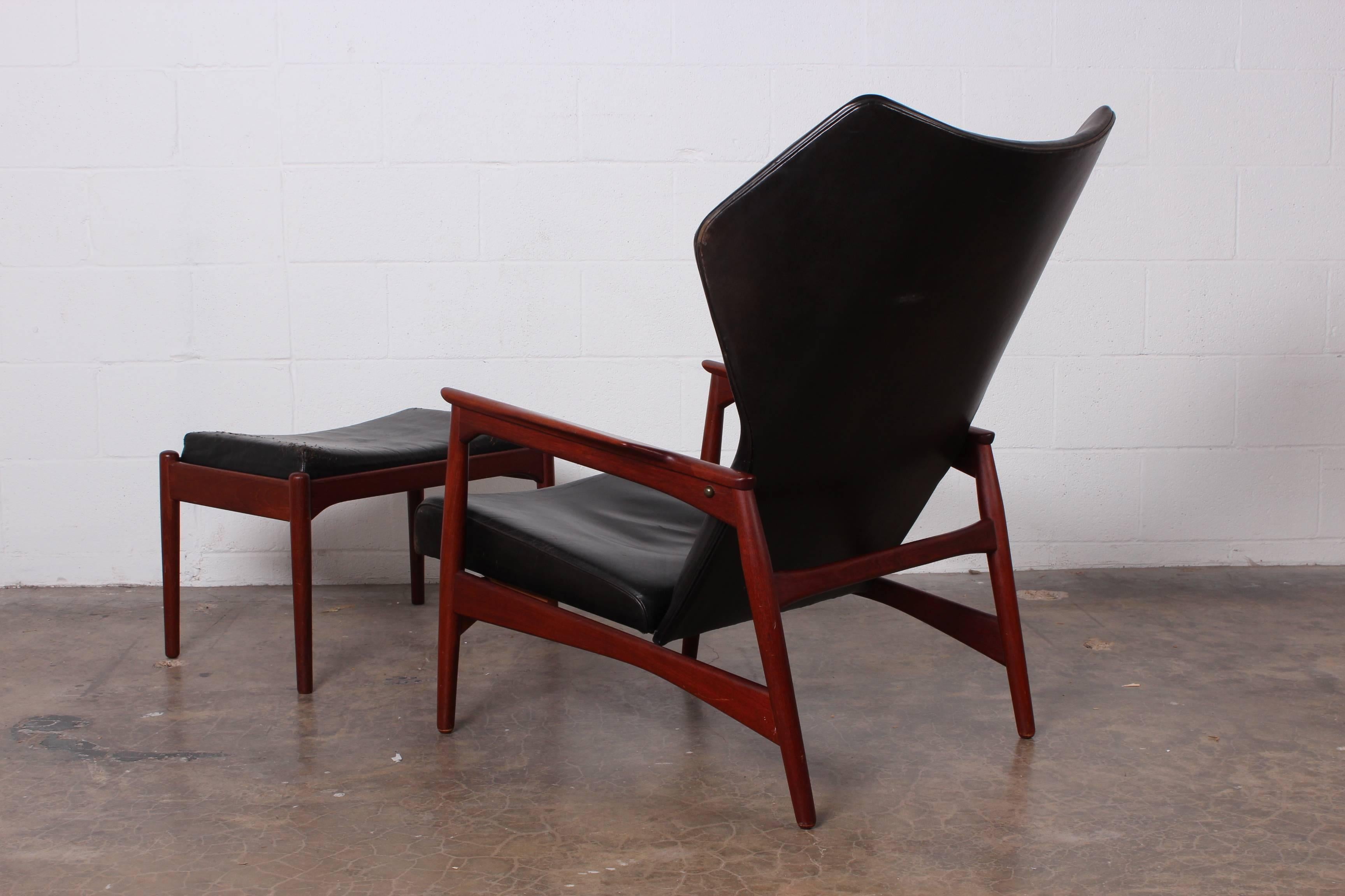 Adjustable Leather Lounge Chair and Ottoman by Ib Kofod-Larsen In Good Condition In Dallas, TX
