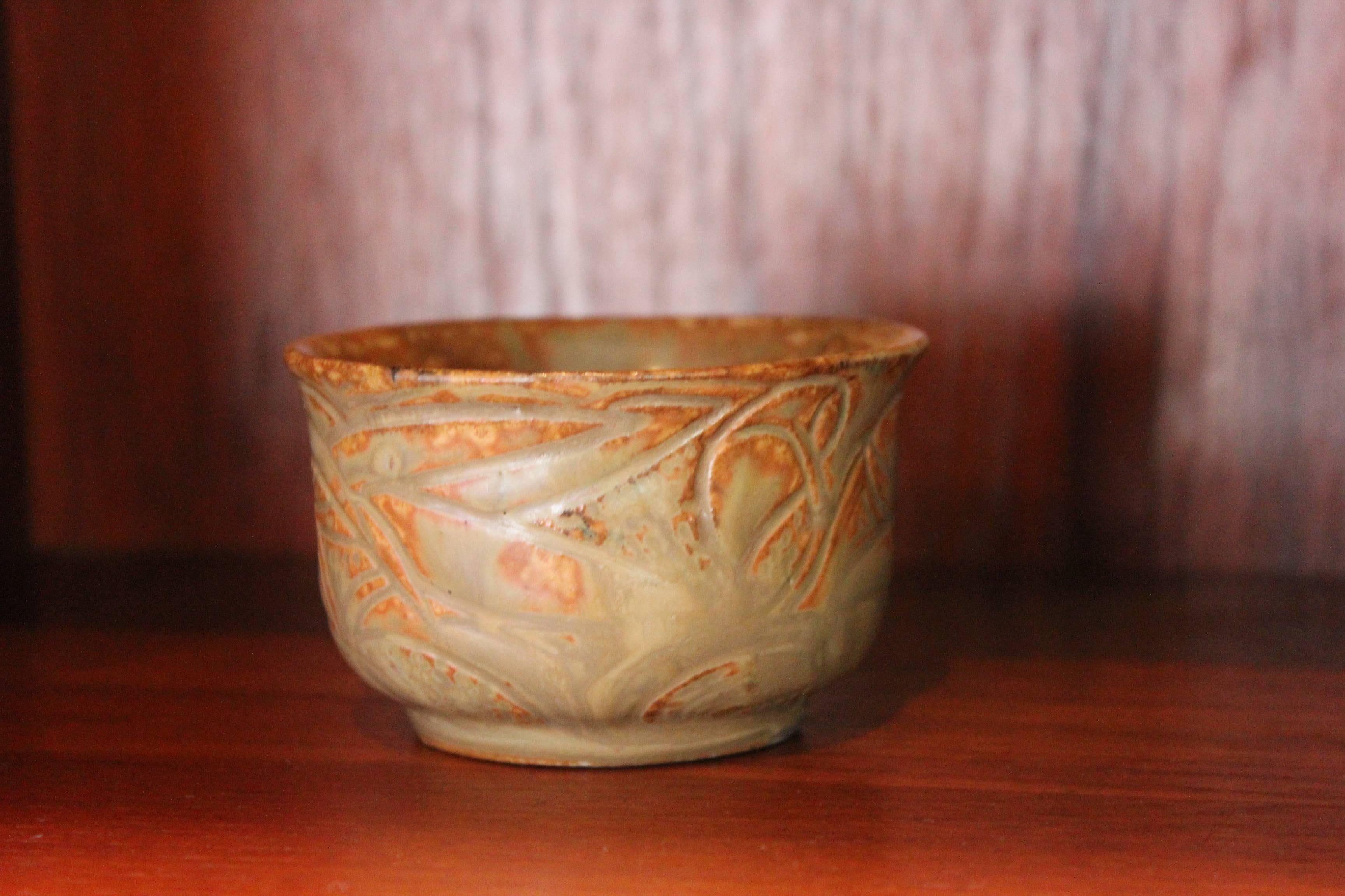 An early ceramic bowl by Axel Salto signed and dated 1929.
