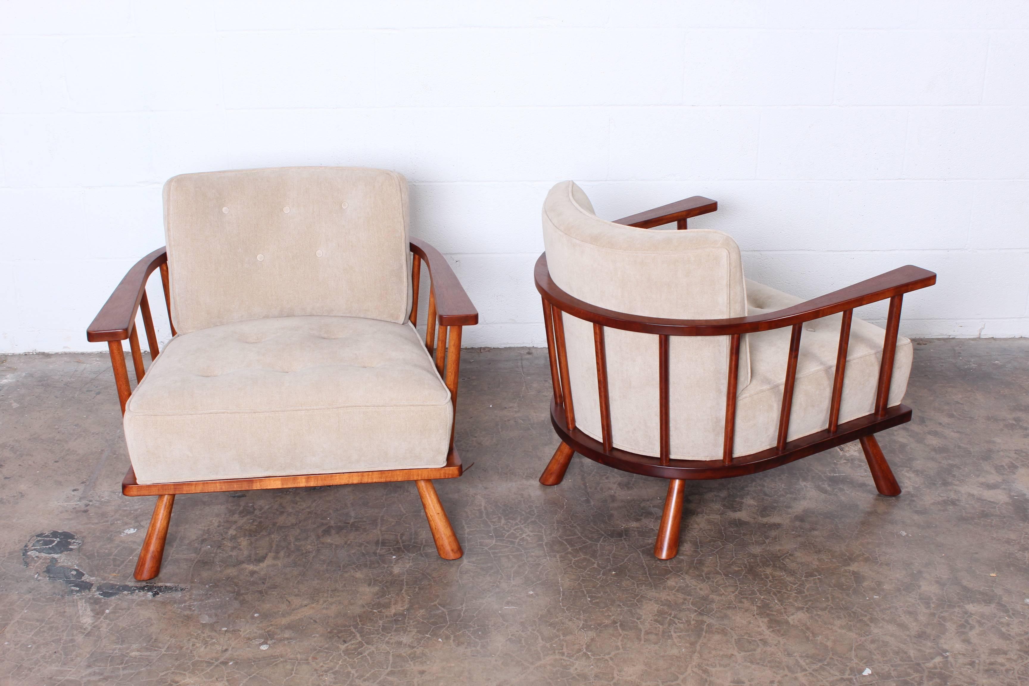 Pair of Lounge Chairs by T.H. Robsjohn-Gibbings In Excellent Condition In Dallas, TX