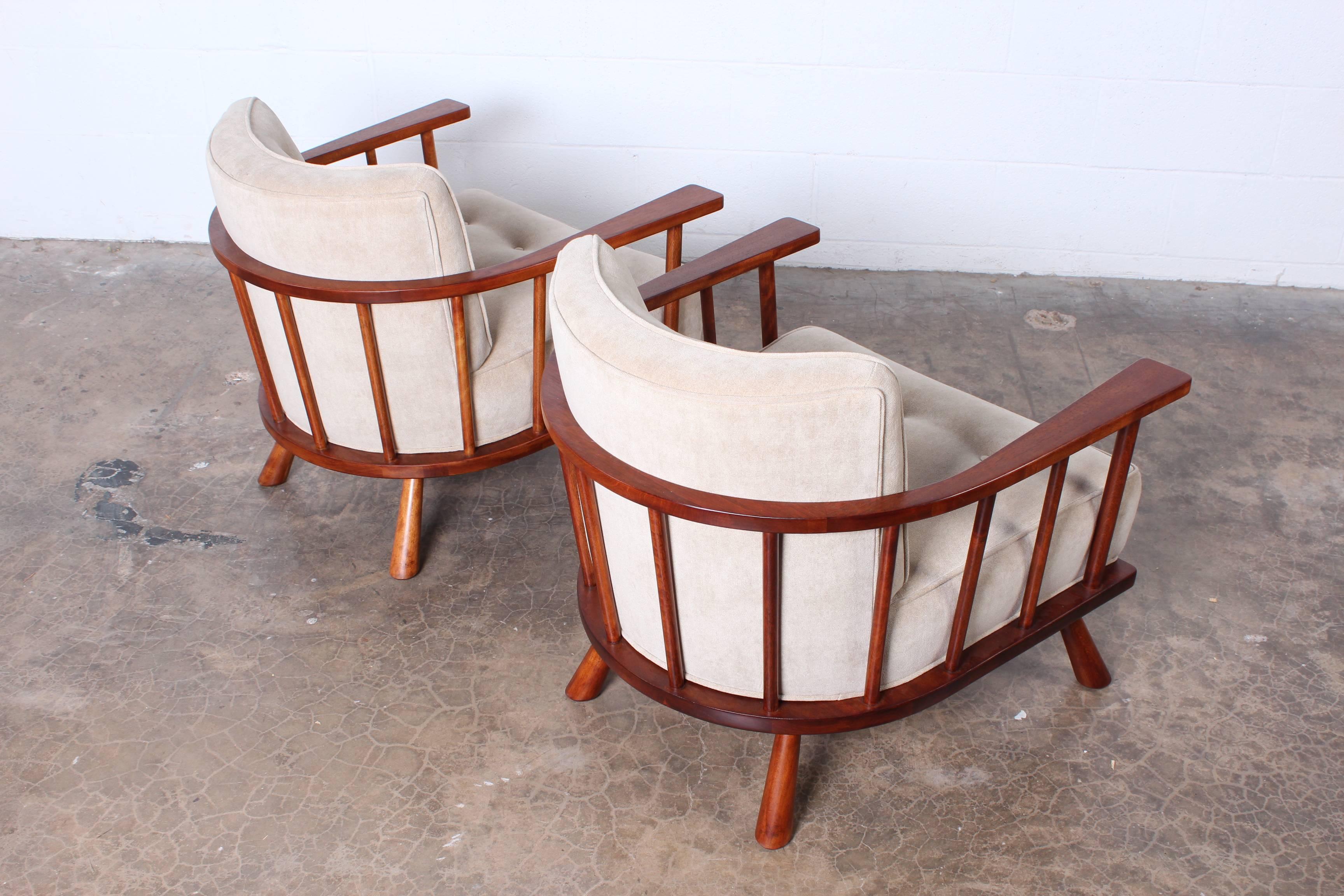 Pair of Lounge Chairs by T.H. Robsjohn-Gibbings 3
