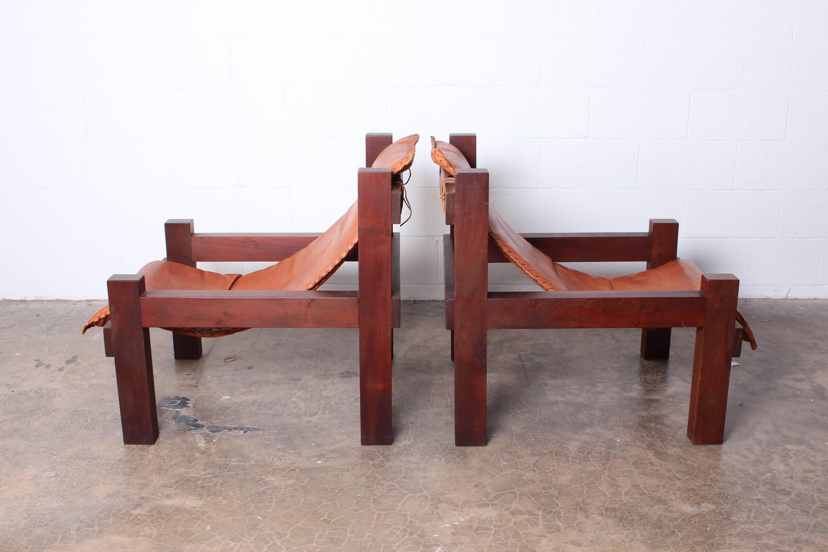 Pair of Large Leather Sling Chairs 1