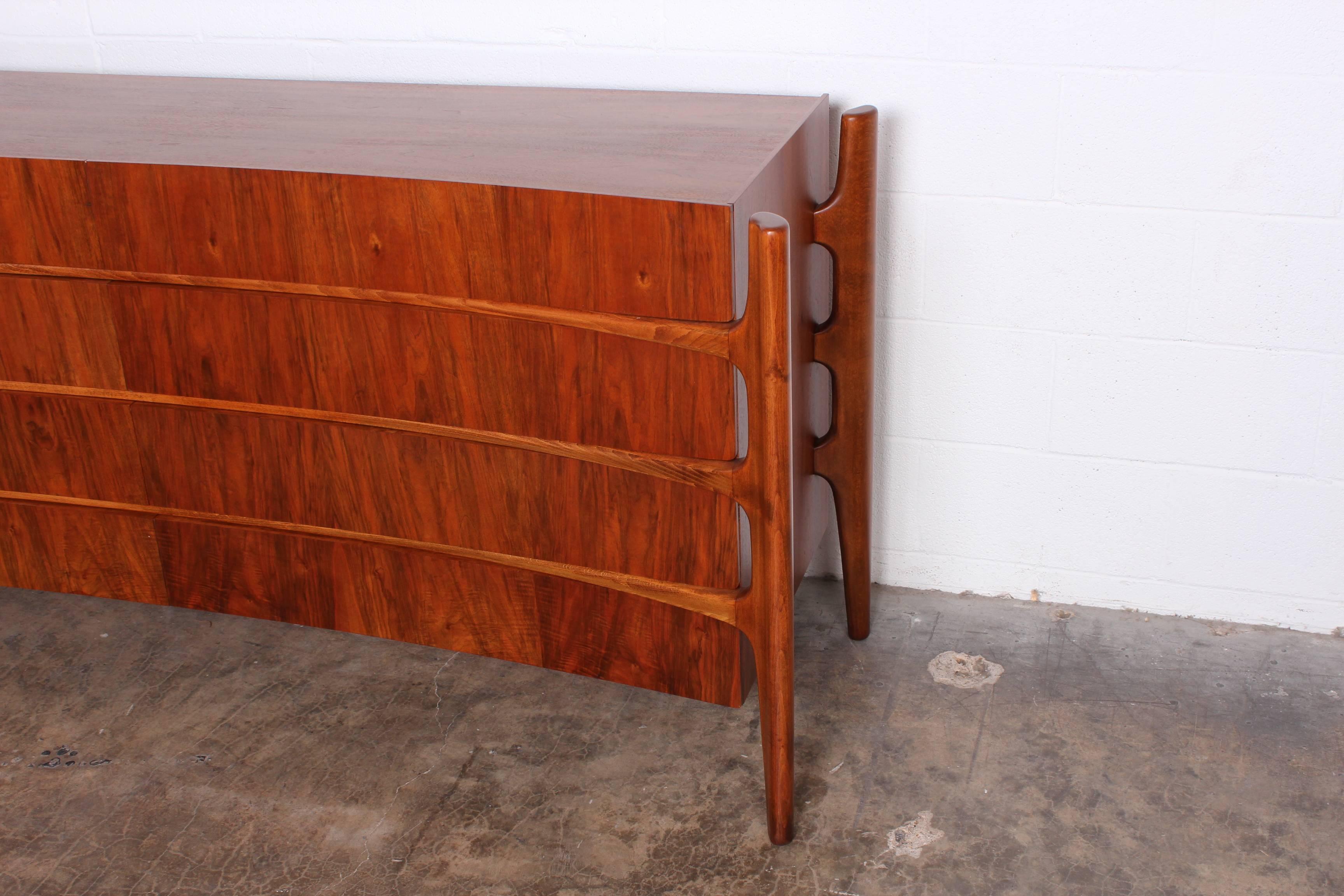 Walnut Curved Front Dresser Designed by William Hinn In Excellent Condition In Dallas, TX
