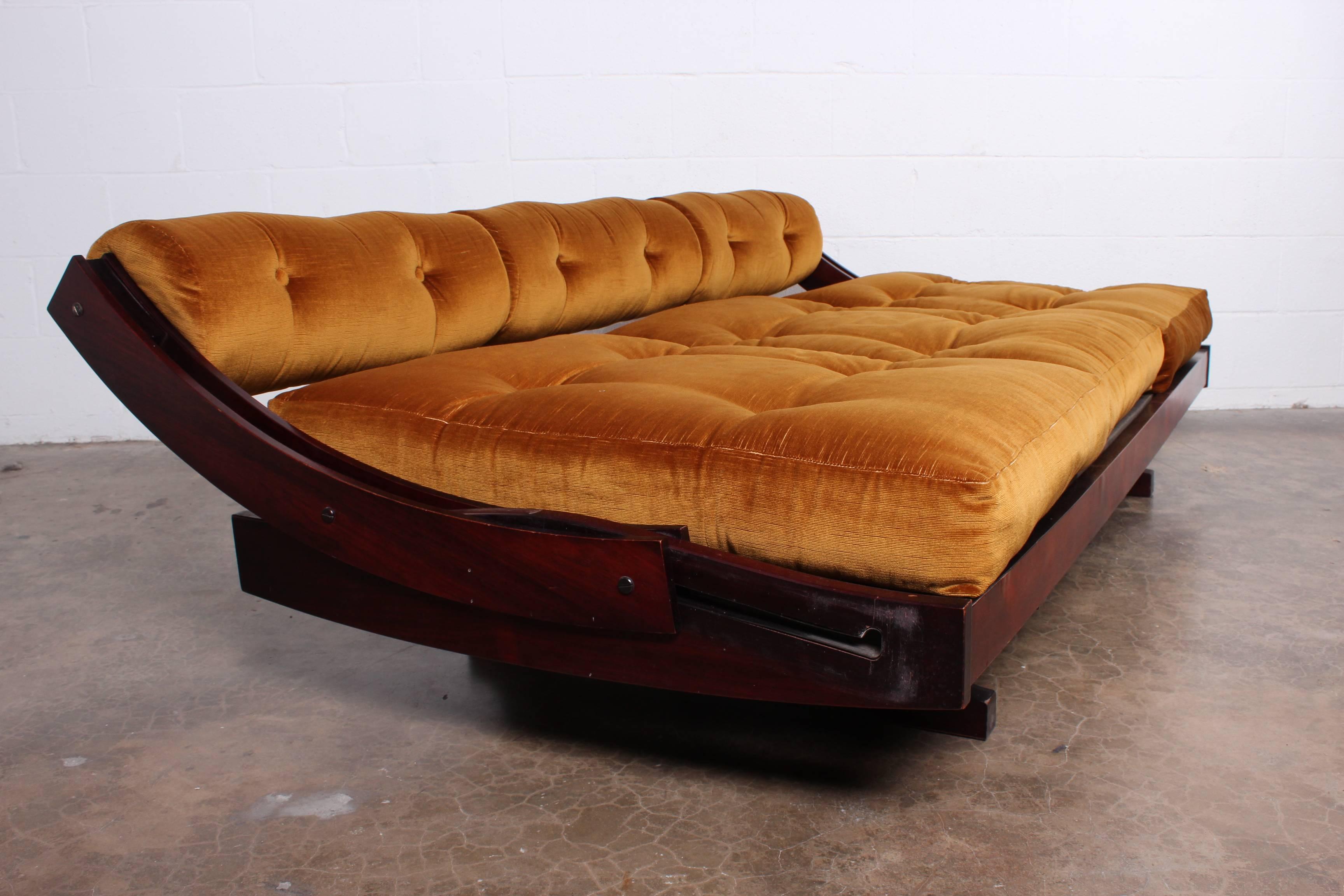 Pair of Daybeds by Gianni Songia for Sormani In Good Condition In Dallas, TX