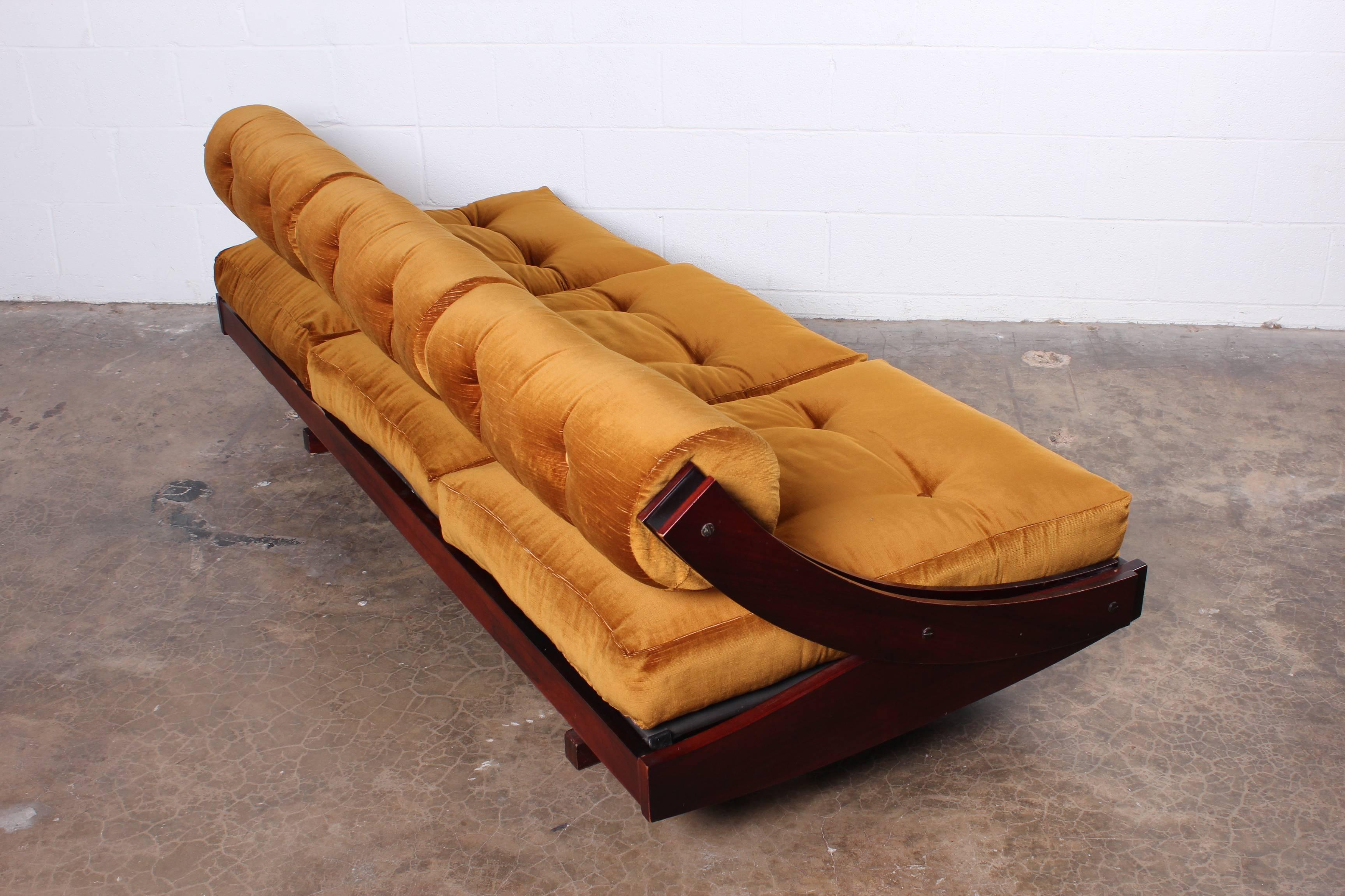 Mid-20th Century Pair of Daybeds by Gianni Songia for Sormani