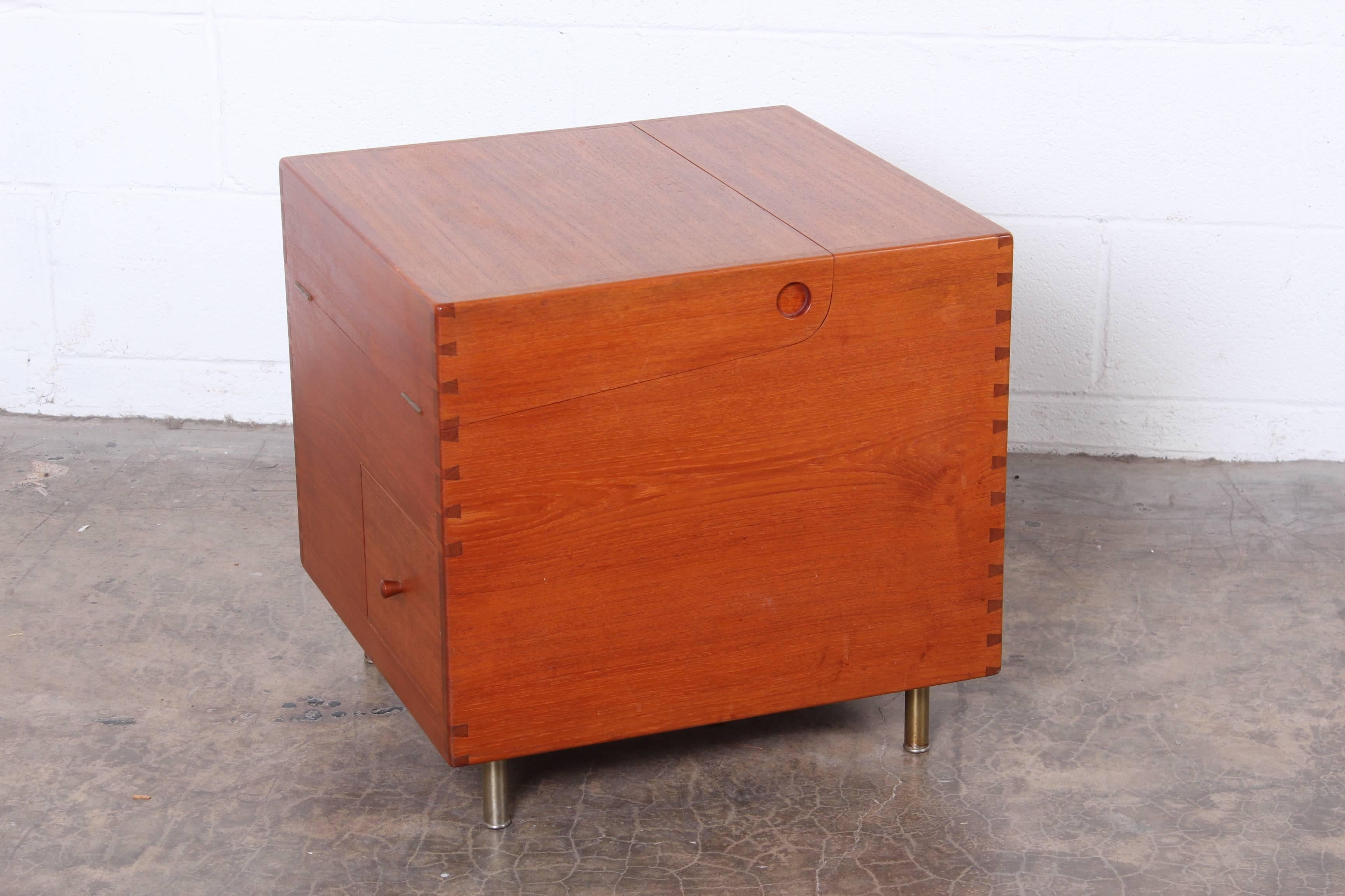 Hans Wegner Teak Cube Bar 1