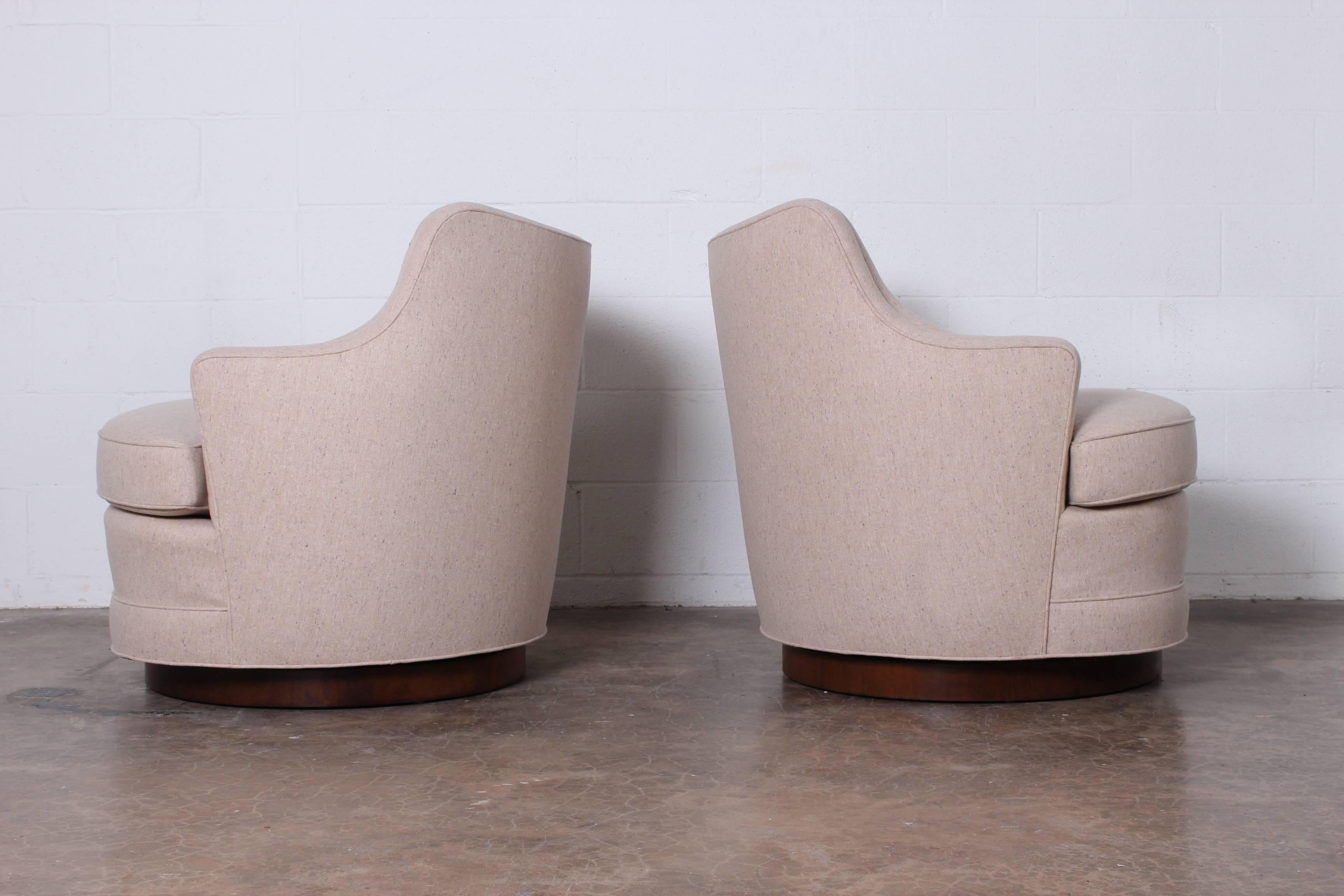 Pair of Dunbar Swivel Chairs by Edward Wormley In Excellent Condition In Dallas, TX
