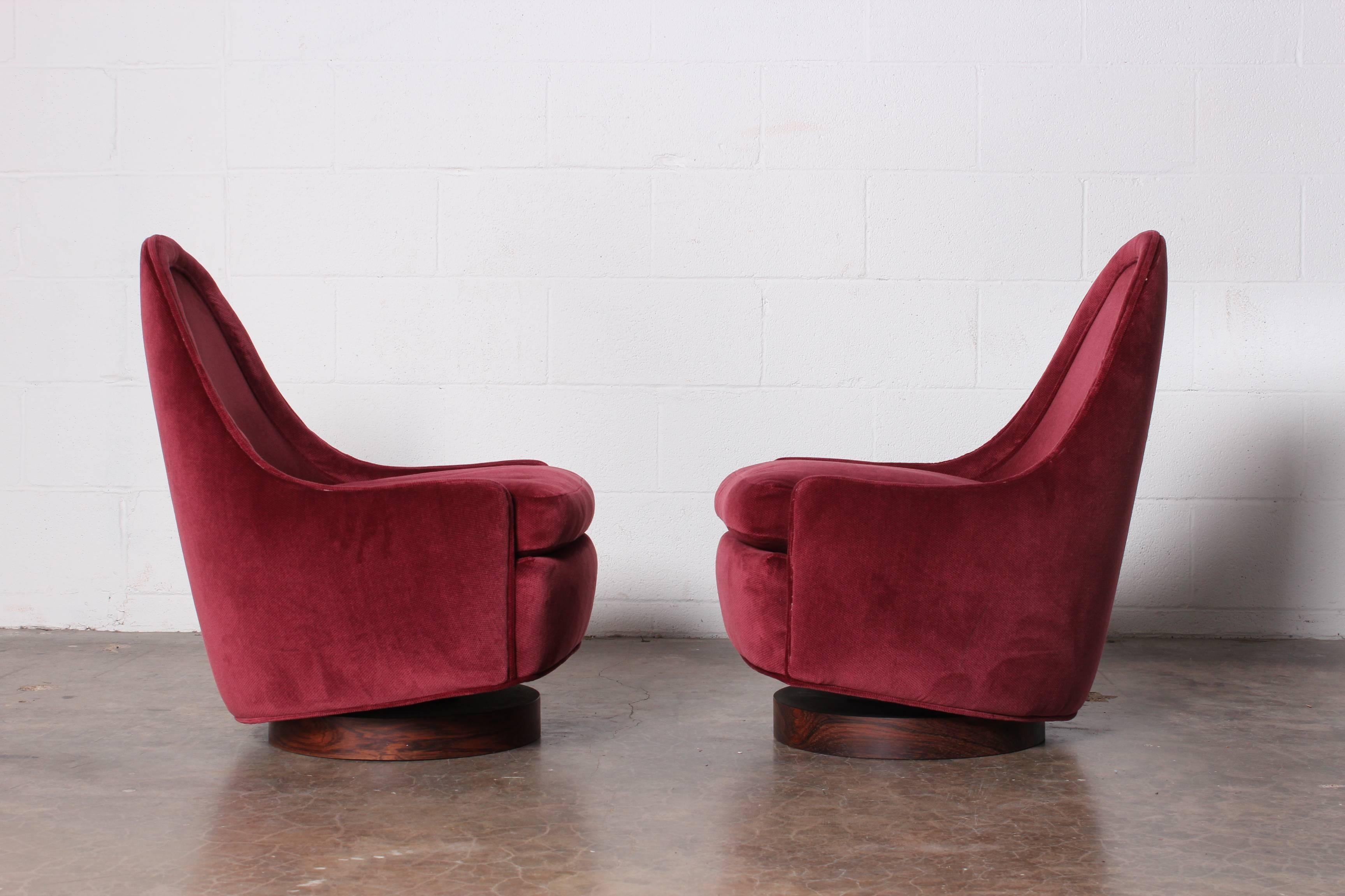 Pair of Petite Rocking Swivel Chairs by Milo Baughman 1