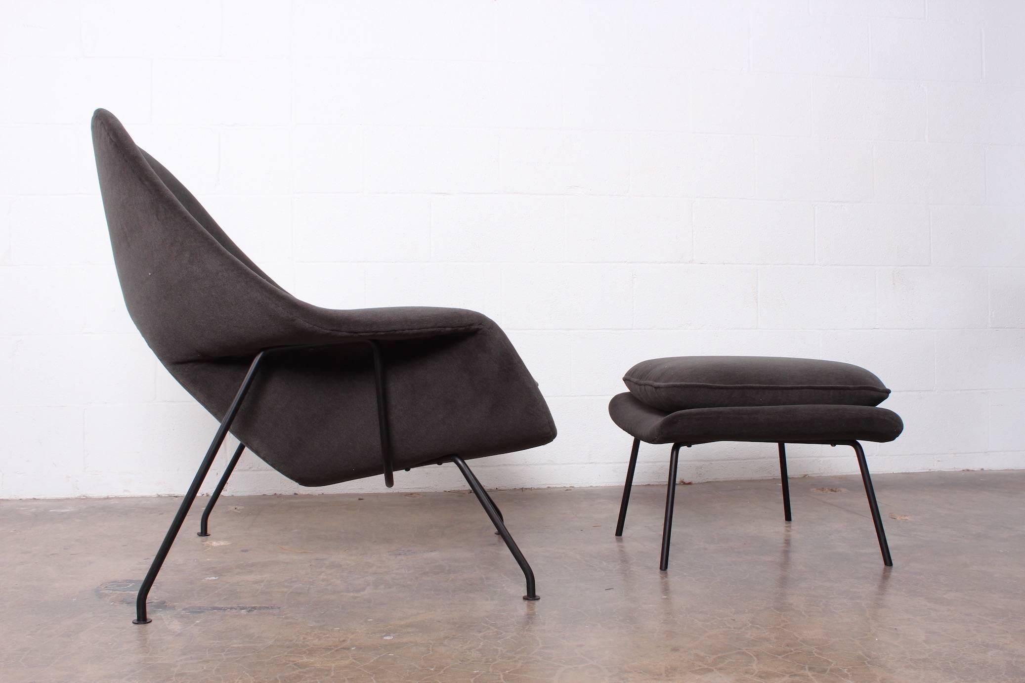 Early Womb Chair and Ottoman by Eero Saarinen for Knoll In Excellent Condition In Dallas, TX