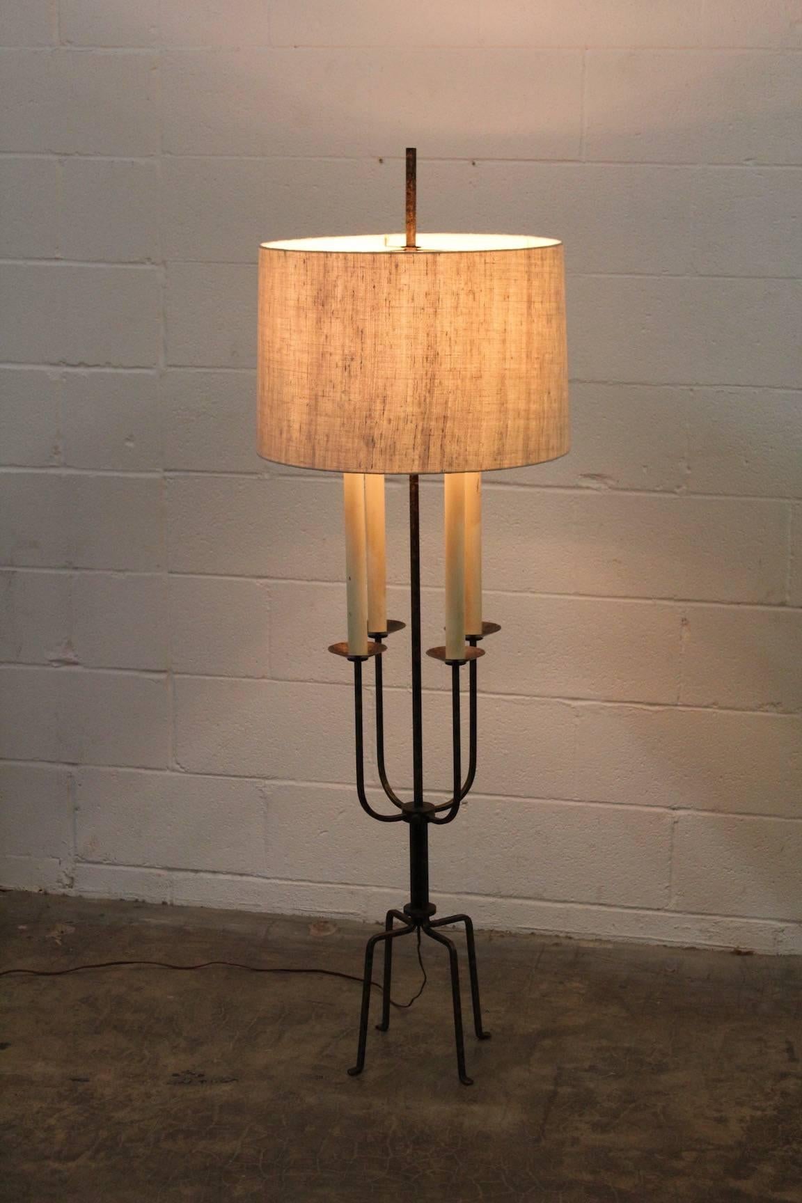 Tommi Parzinger Gilt-Iron Floor Lamp In Excellent Condition In Dallas, TX