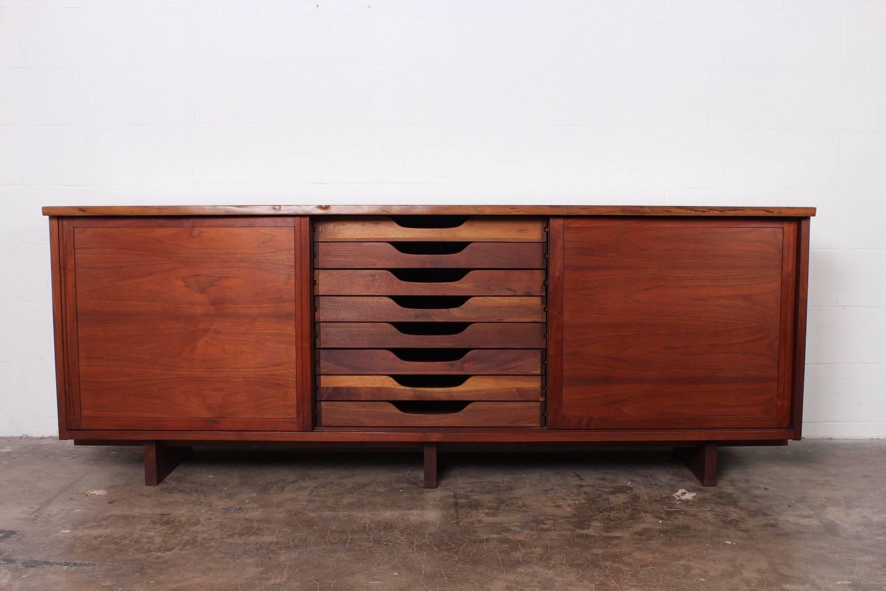 George Nakashima Sliding Door Cabinet, 1964 In Good Condition In Dallas, TX