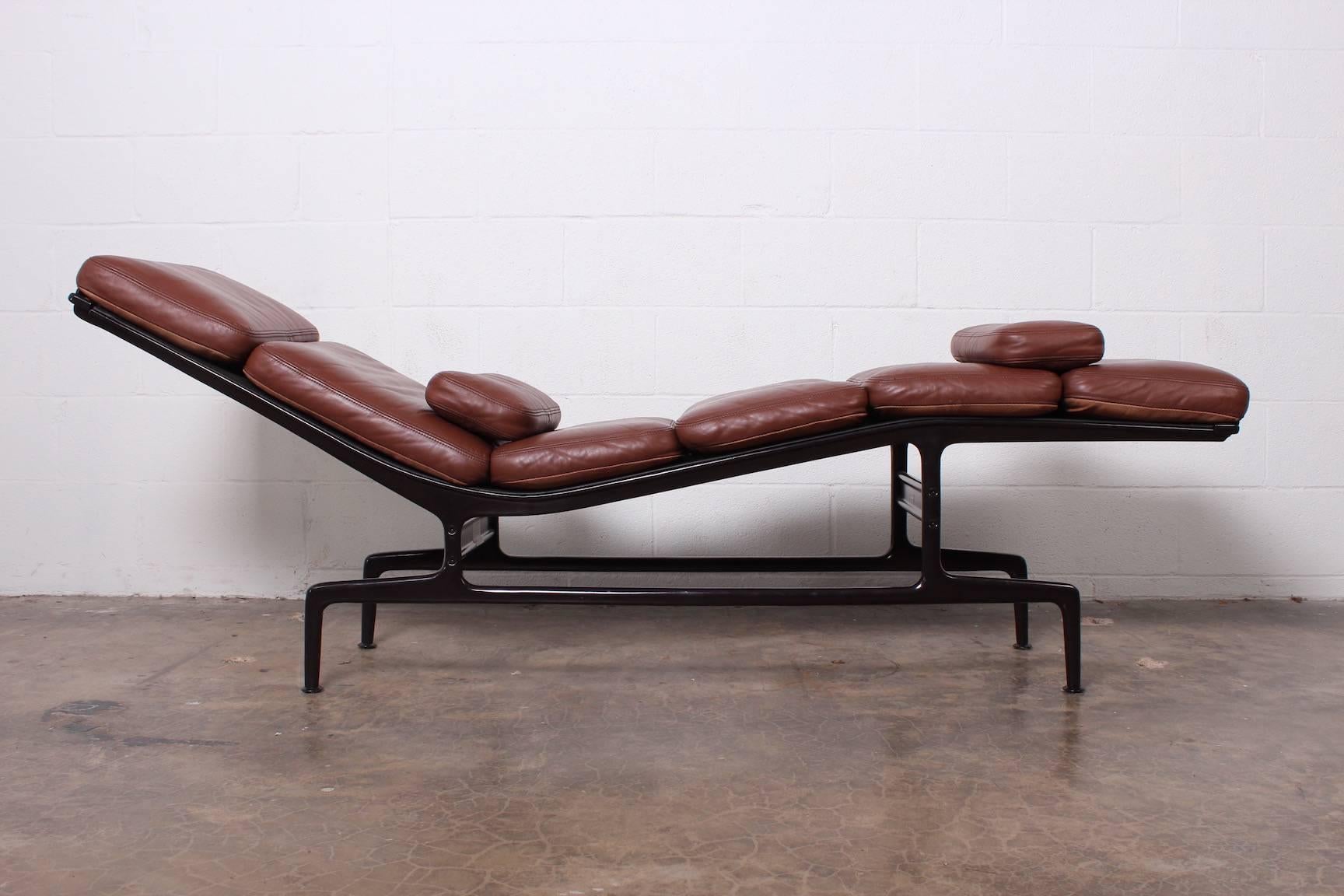Billy Wilder Chaise by Charles Eames 1