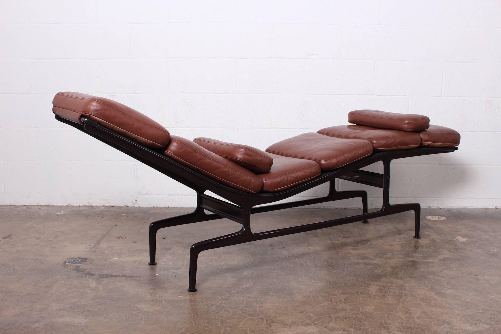 Billy Wilder Chaise by Charles Eames 4