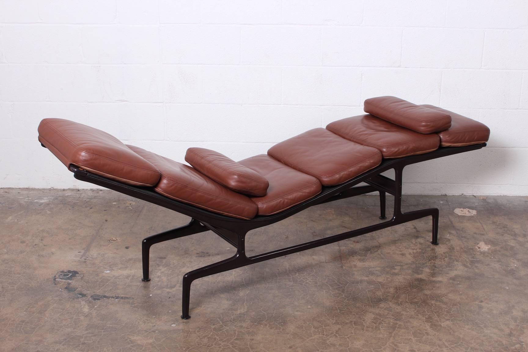 Billy Wilder Chaise by Charles Eames 3