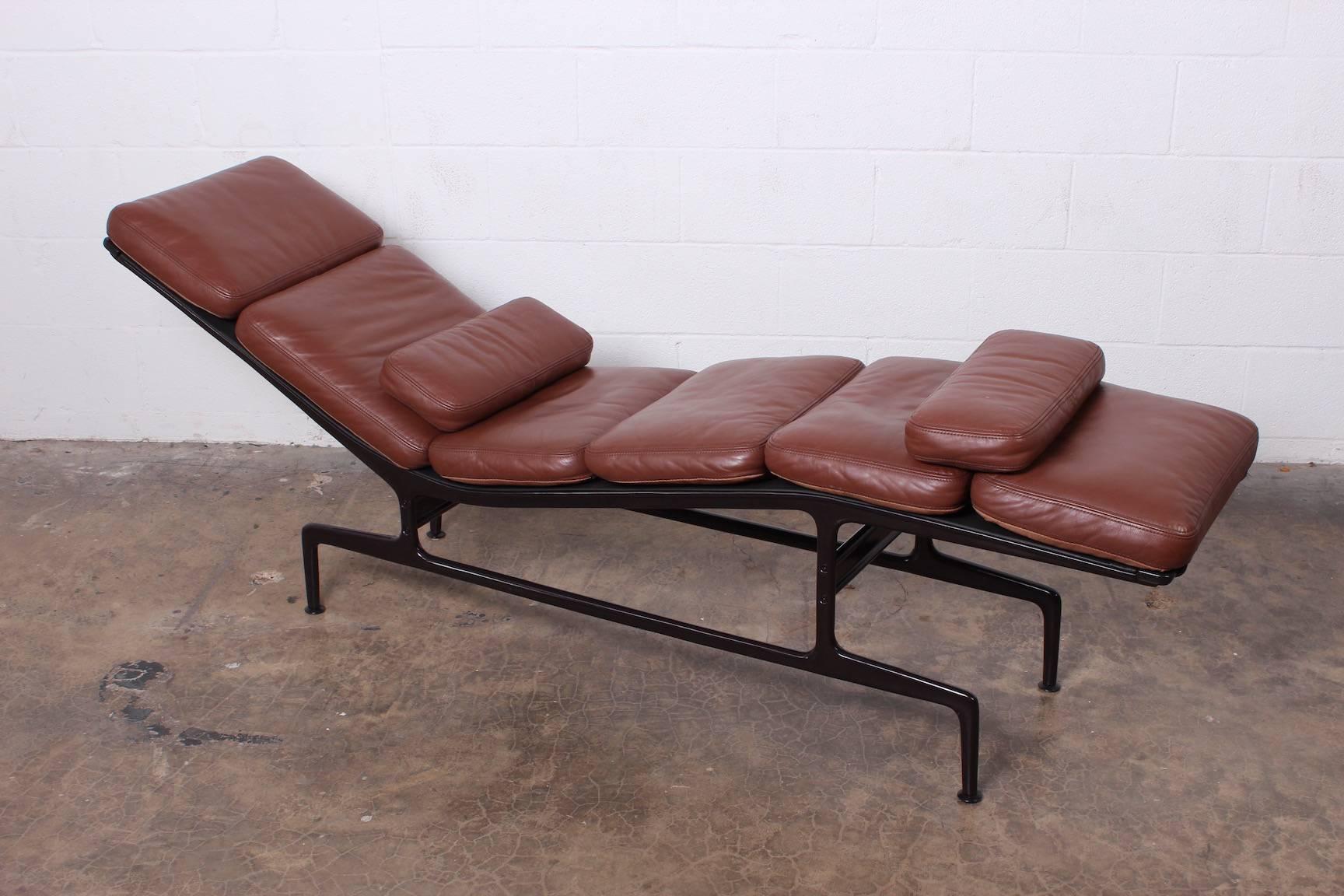 Billy Wilder Chaise by Charles Eames In Good Condition In Dallas, TX