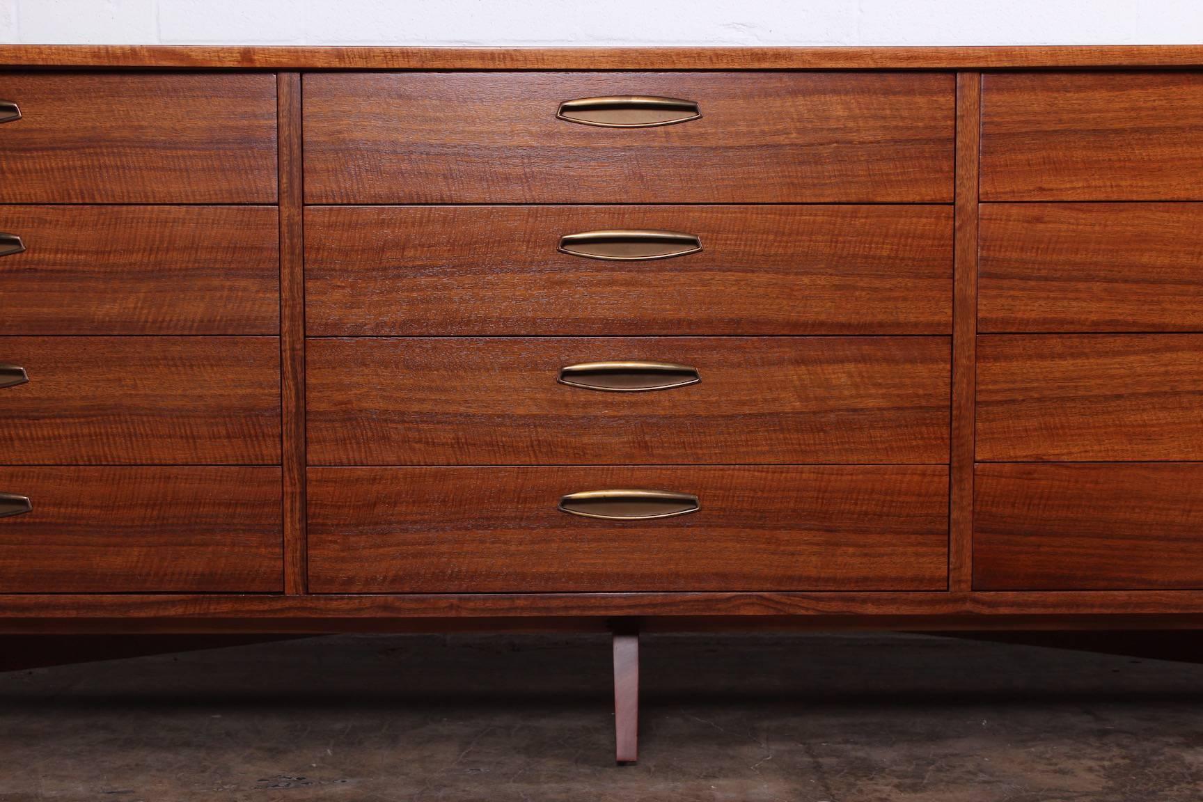 George Nakashima for Widdicomb Dresser In Excellent Condition In Dallas, TX