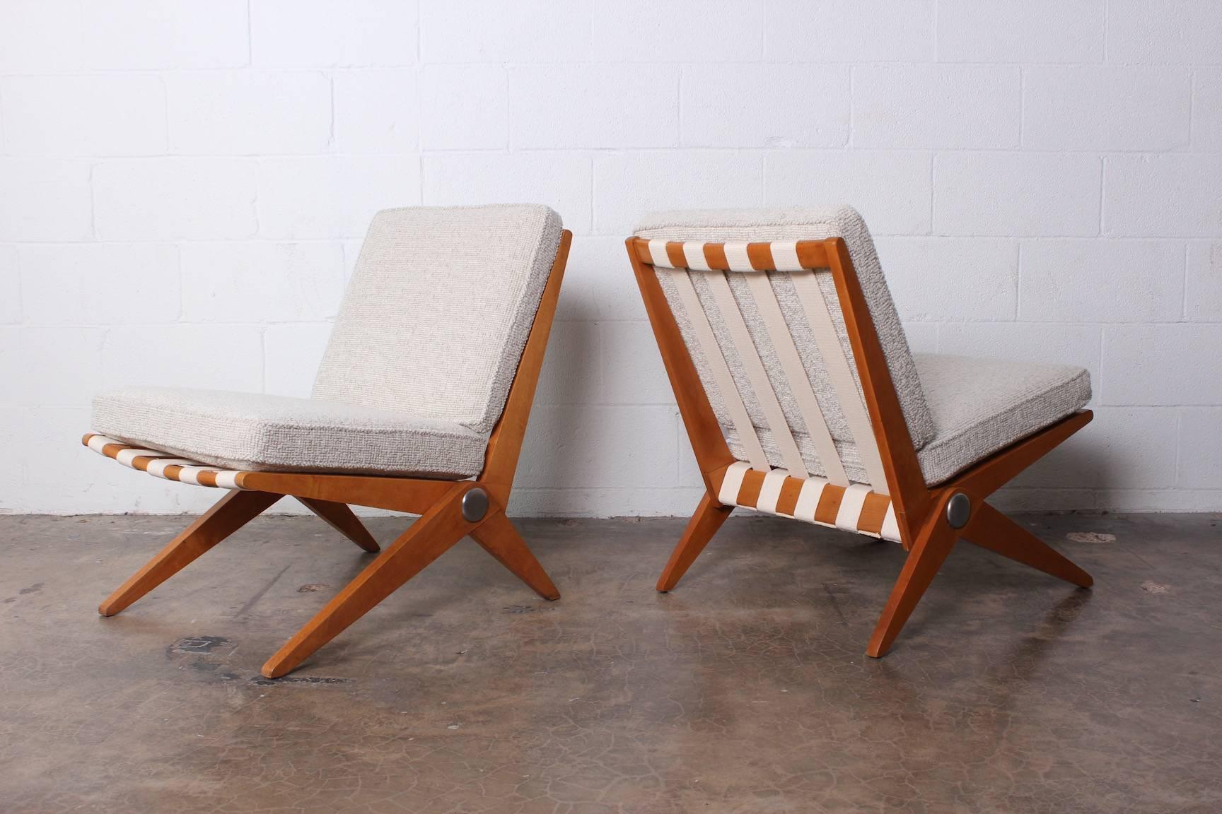 Pair of Knoll Scissor Chairs by Pierre Jeanneret In Good Condition In Dallas, TX