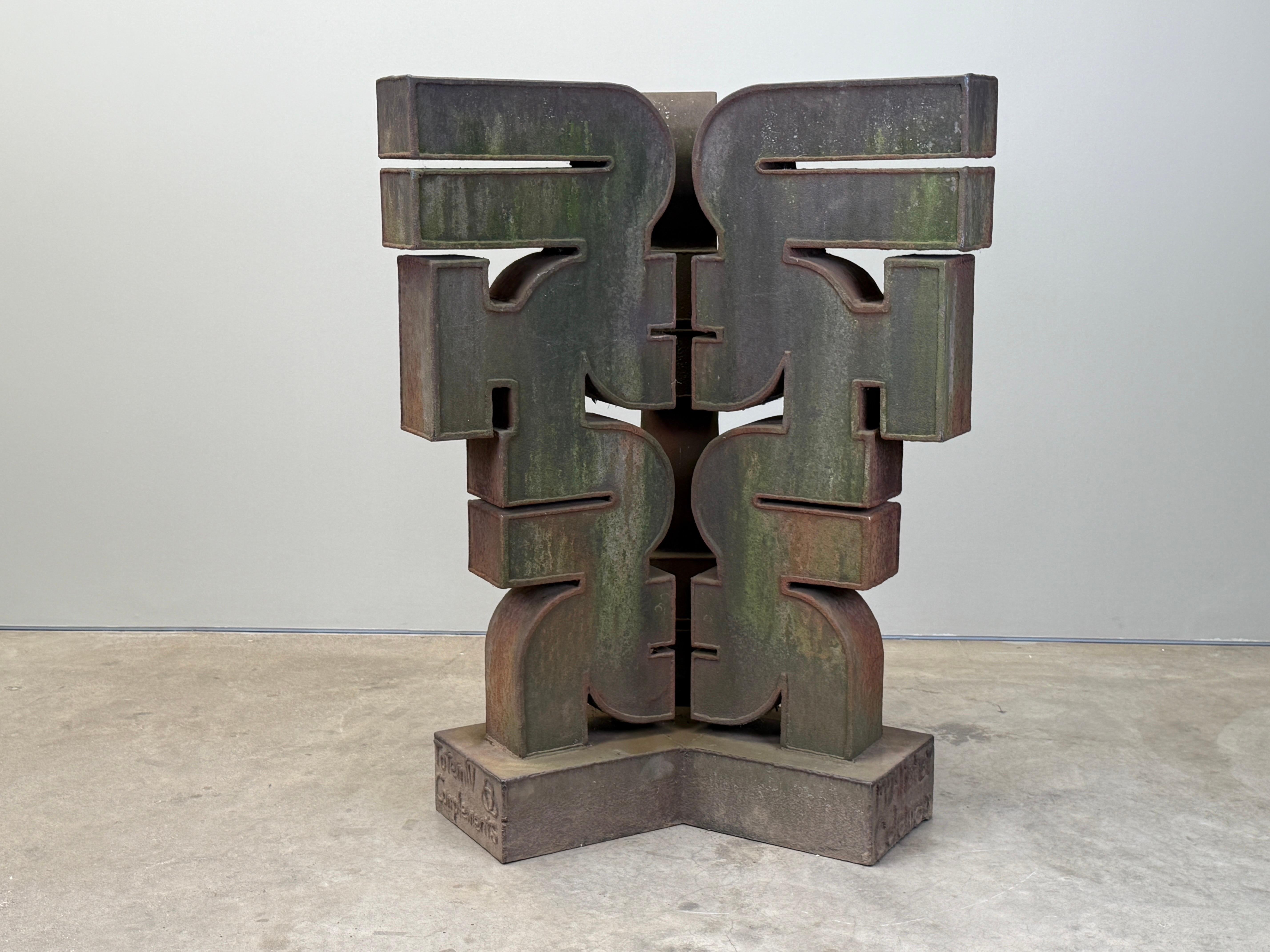 Grande scultura da esterno di McAlister Coleman 'Totem IV Complements', 1972 In condizioni buone in vendita a Dallas, TX