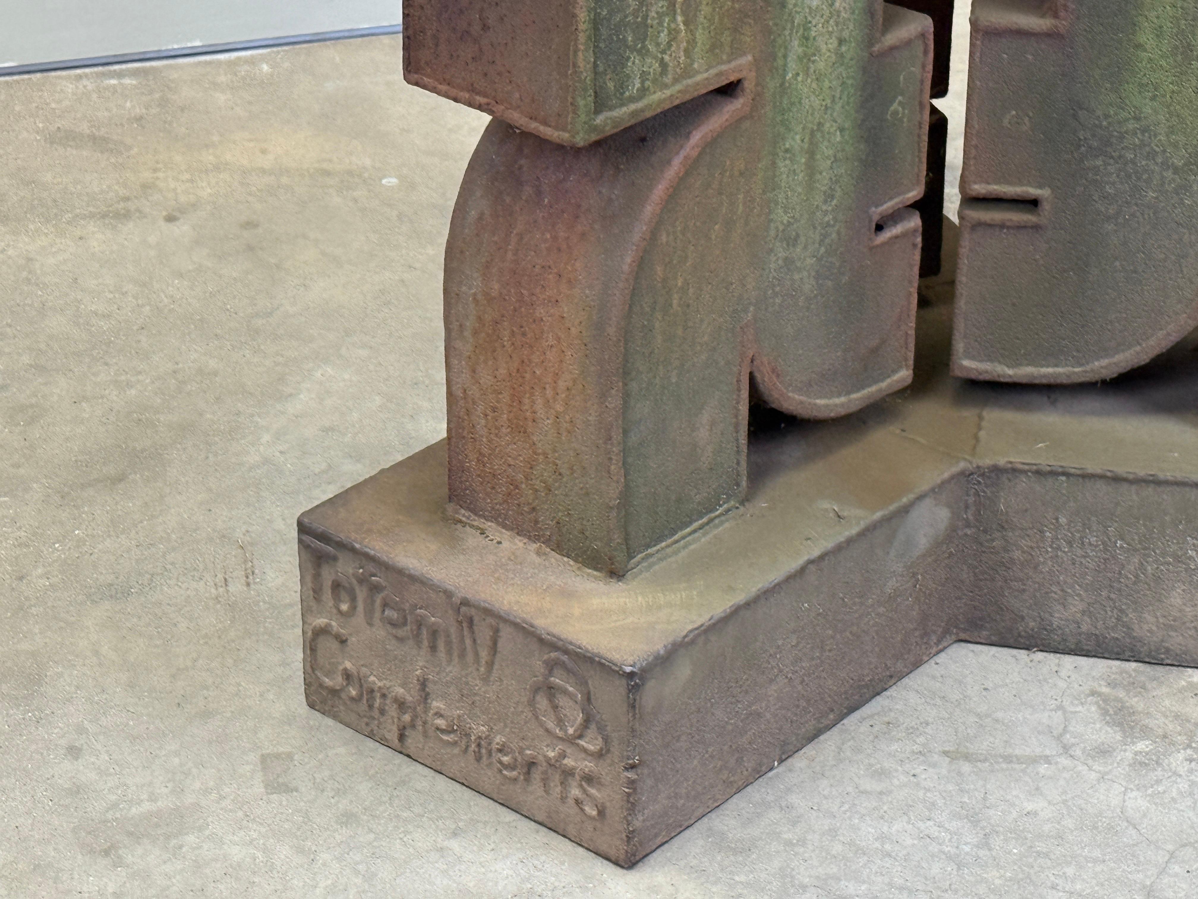 Grande scultura da esterno di McAlister Coleman 'Totem IV Complements', 1972 in vendita 2