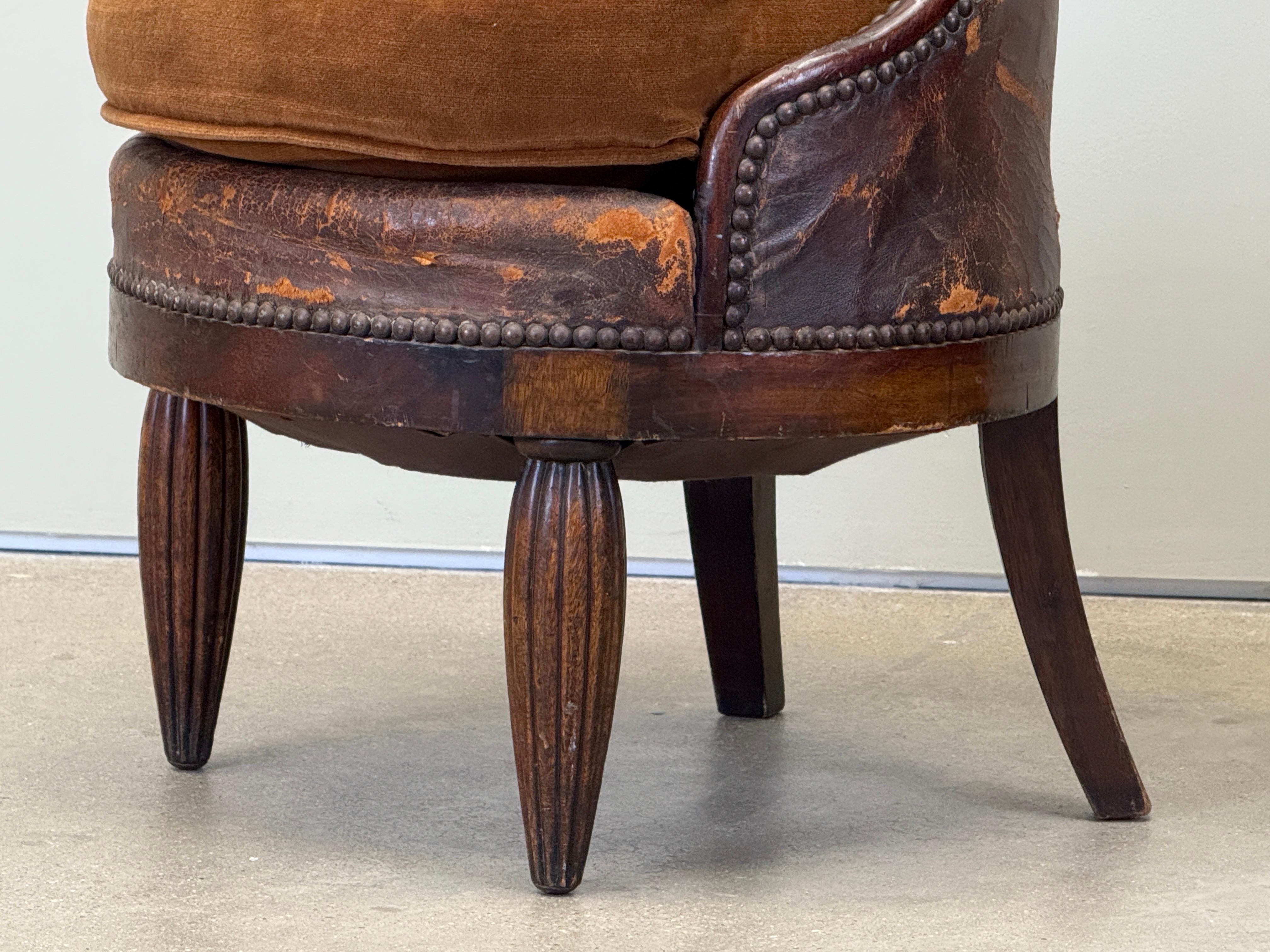 Pair of High Back Chairs by Maurice Dufrêne, 1930's For Sale 24