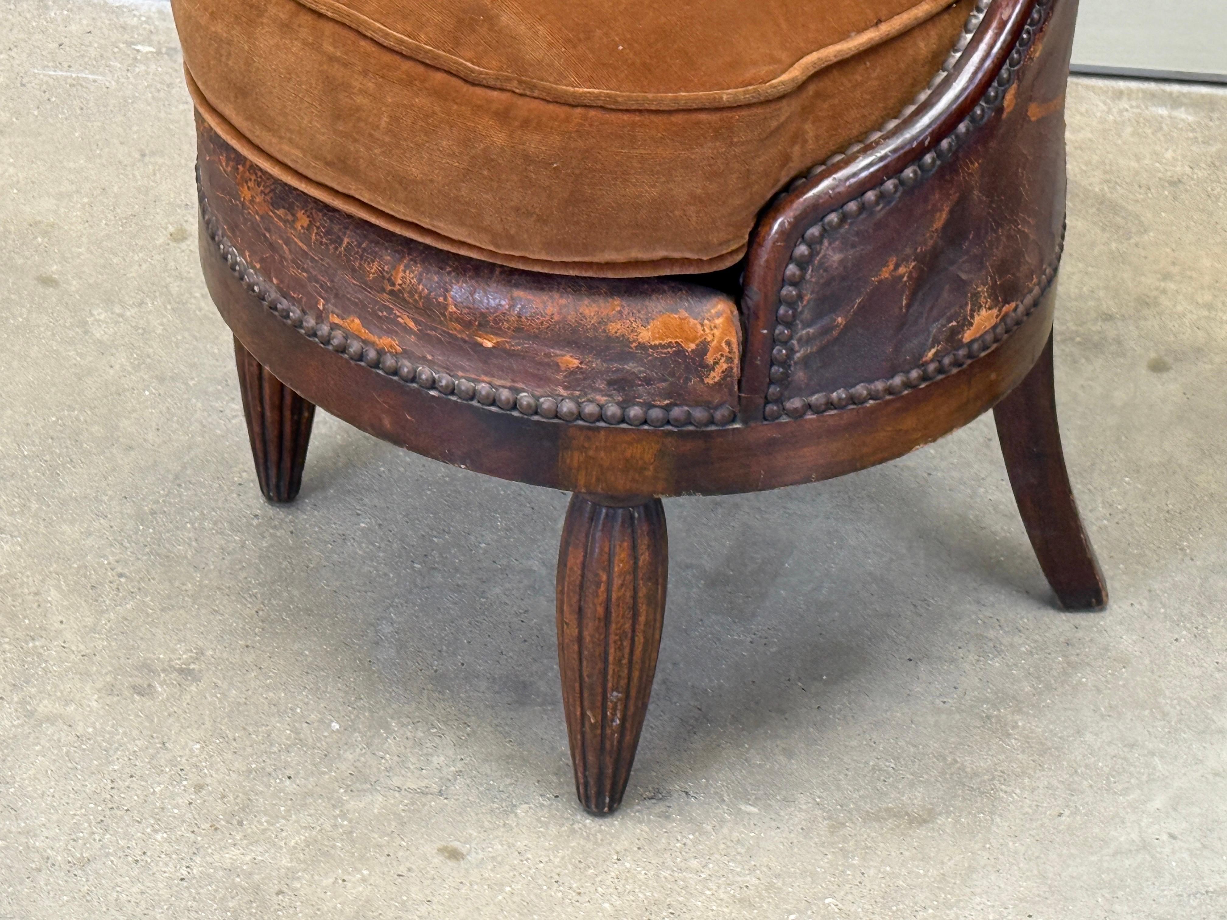 Pair of High Back Chairs by Maurice Dufrêne, 1930's For Sale 28
