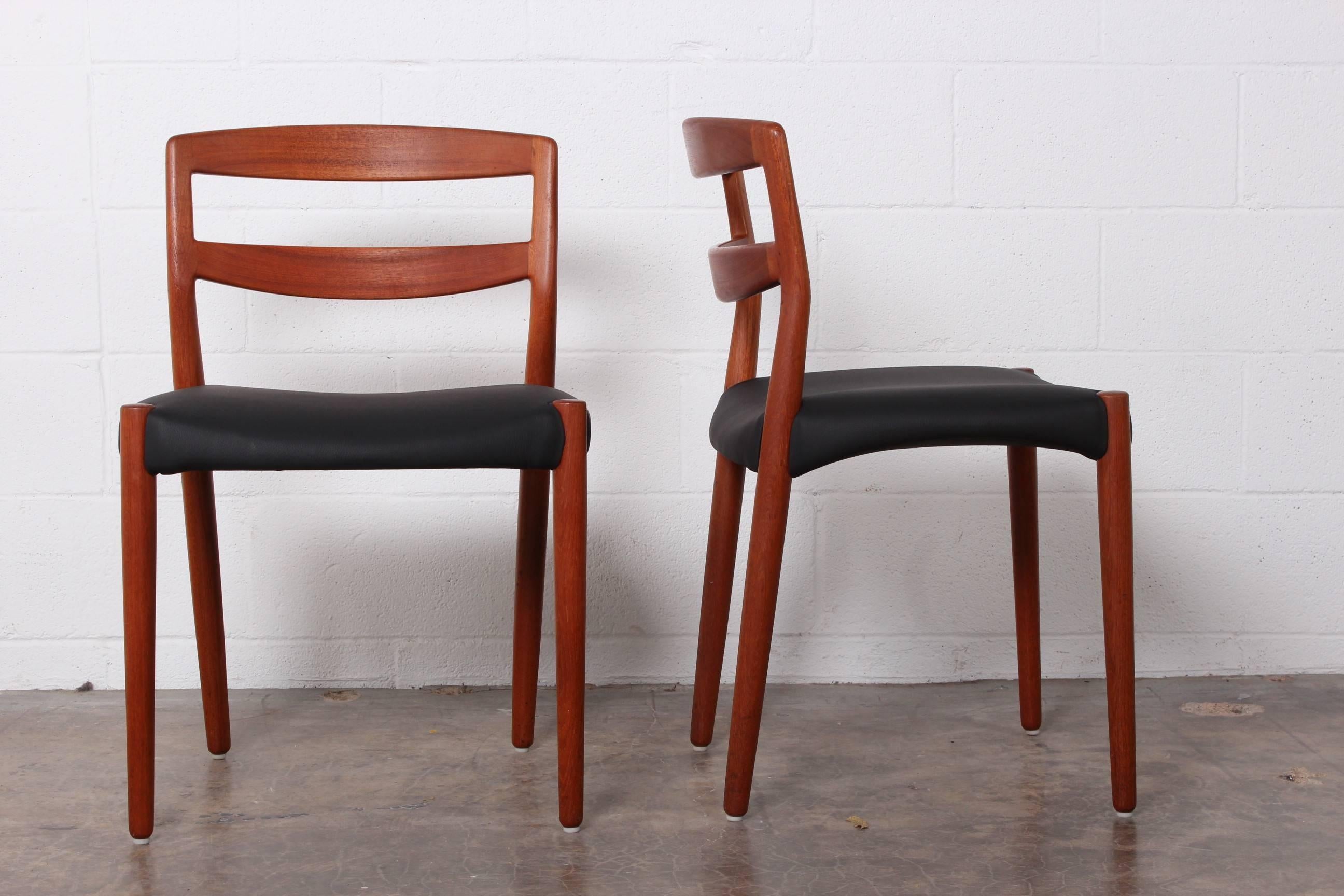 Mid-20th Century Six Dining Chairs by Ejner Larsen and Aksel Bender Madsen 