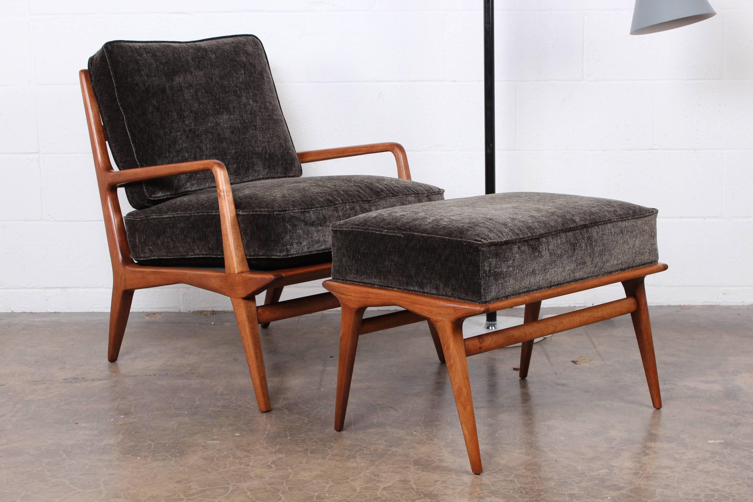 Mid-20th Century Lounge Chair and Ottoman by Carlo de Carli 