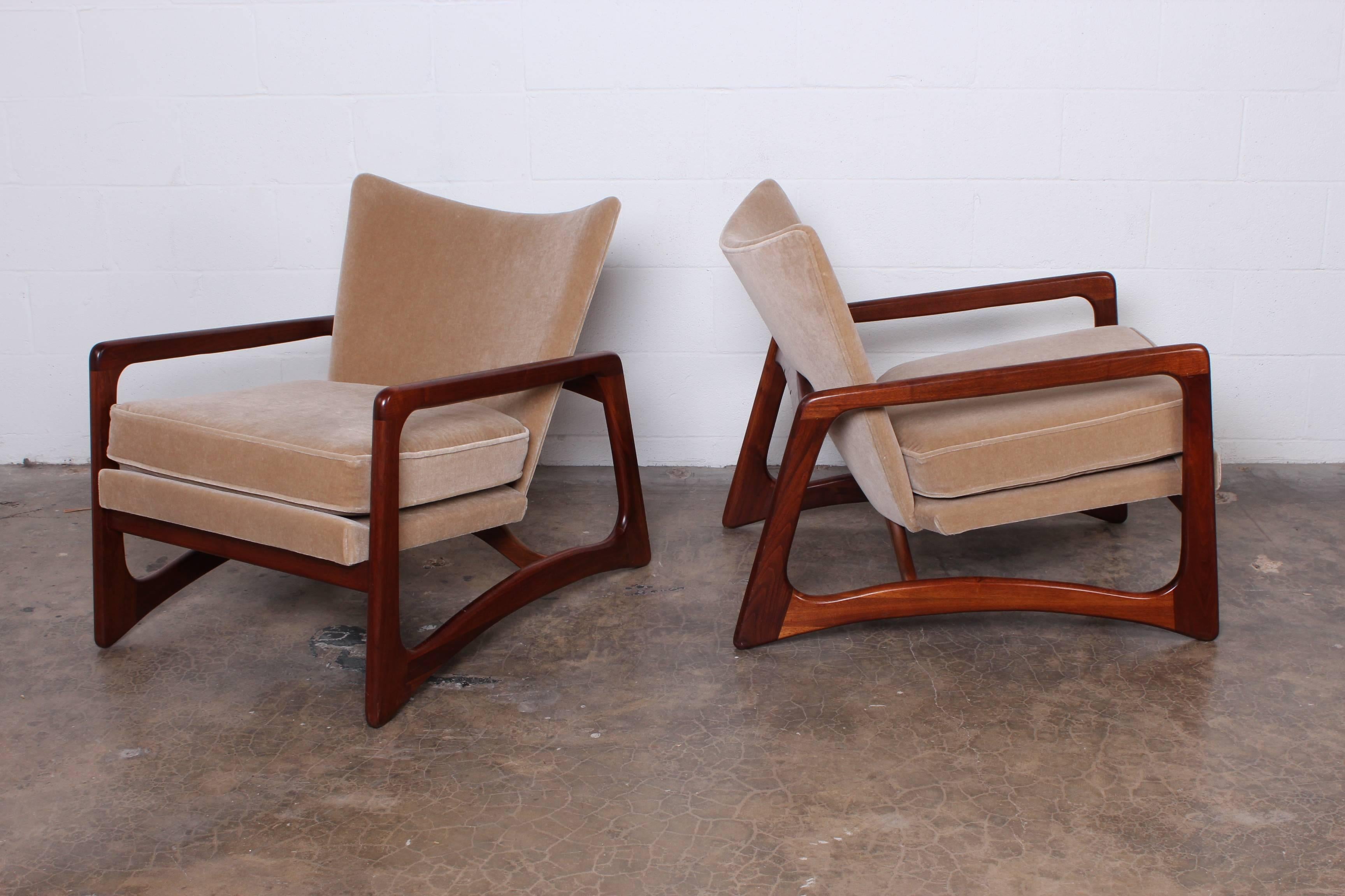 Pair of Lounge Chairs by Adrian Pearsall 2