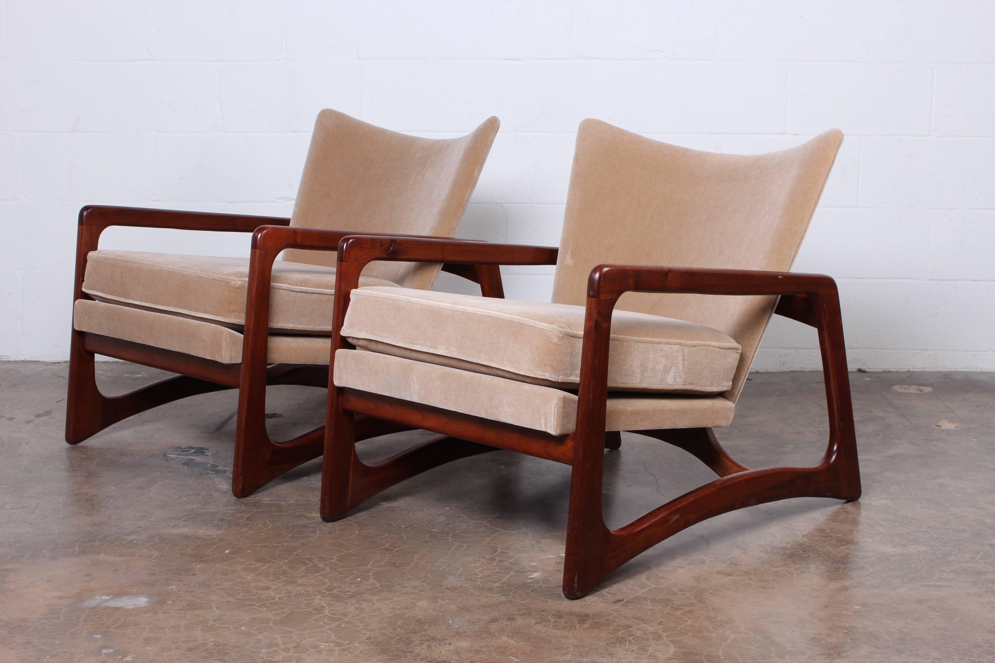 Pair of Lounge Chairs by Adrian Pearsall 4