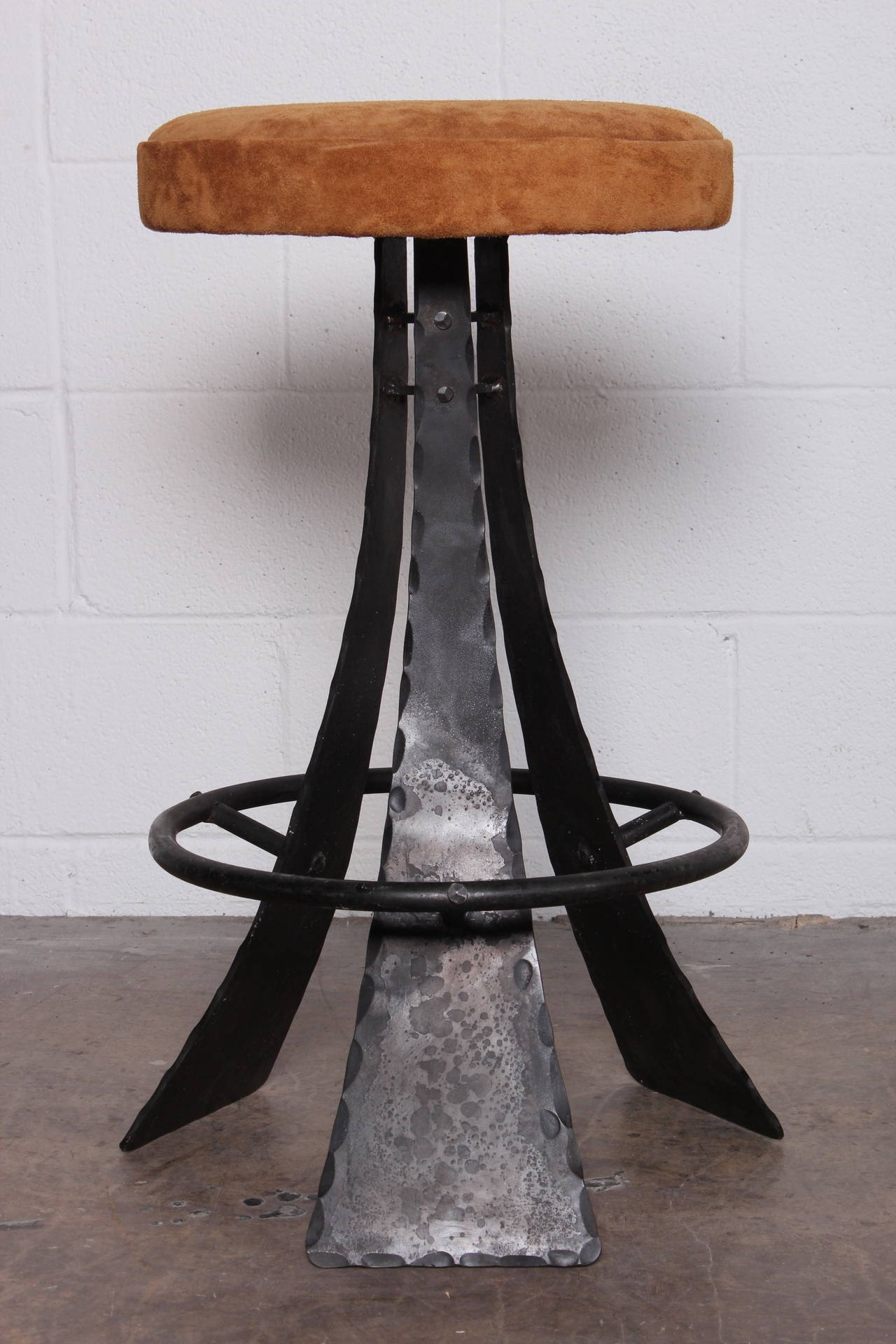 Taburetes de bar de acero forjado Diseñados por John Baldasare siglo XX en venta