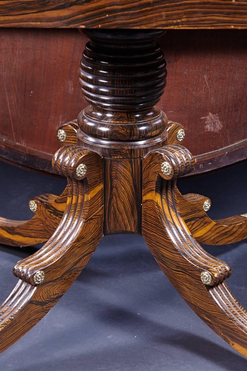 Fine English Regency Period Rosewood and Brass Inlaid Center Table, circa 1815 In Excellent Condition In Woodbury, CT