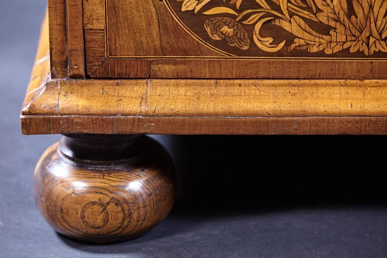 Fine English Walnut Marquetry Inlaid Chest with Provenance, circa 1680-1710 For Sale 3