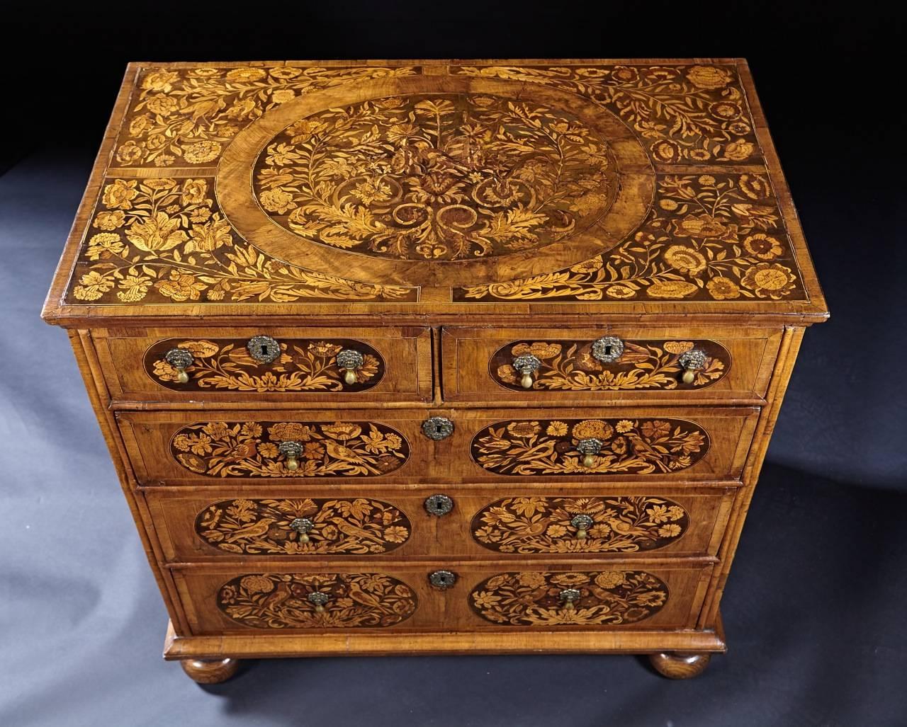 William and Mary Fine English Walnut Marquetry Inlaid Chest with Provenance, circa 1680-1710 For Sale